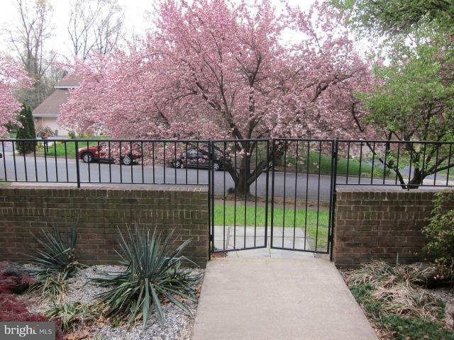 GALLOWS ESTATES - Residential