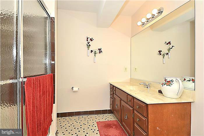 GALLOWS ESTATES - Residential