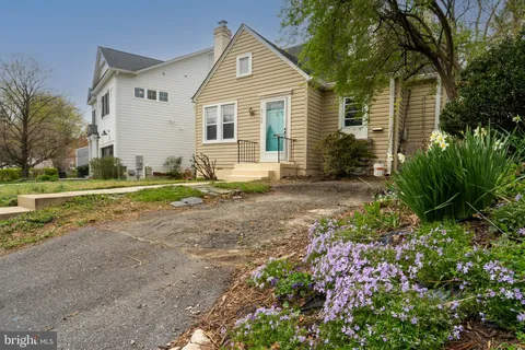 8508 Salem Way, Bethesda, MD MLS: MDMC2173954