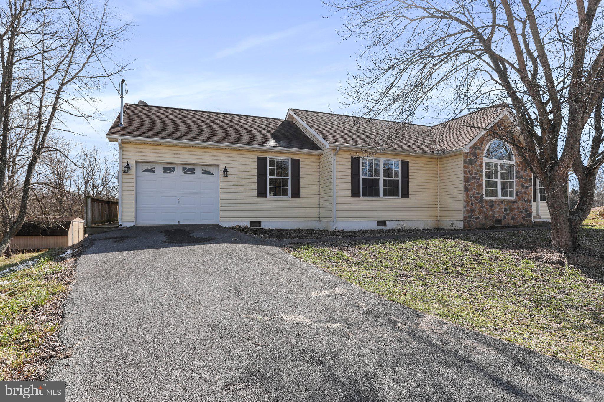 MEADOWS OF ARDEN - Residential Lease