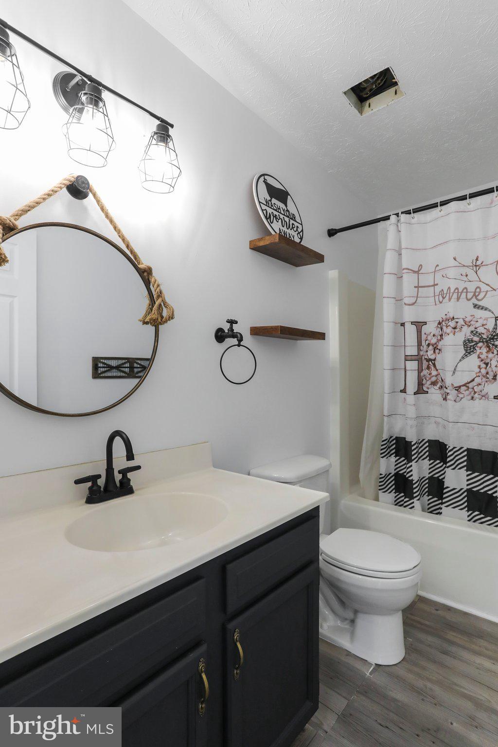 MEADOWS OF ARDEN - Residential Lease