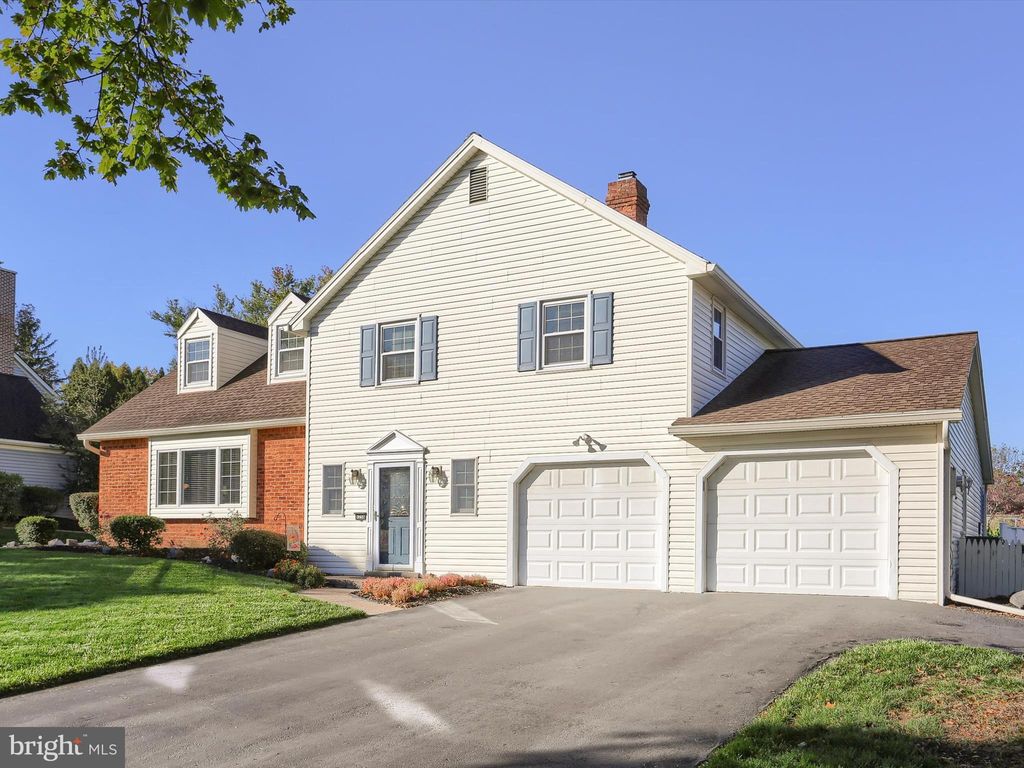 Photo of 5256 Strathmore Drive, MECHANICSBURG, PA 17050 (MLS # PACB2047704)