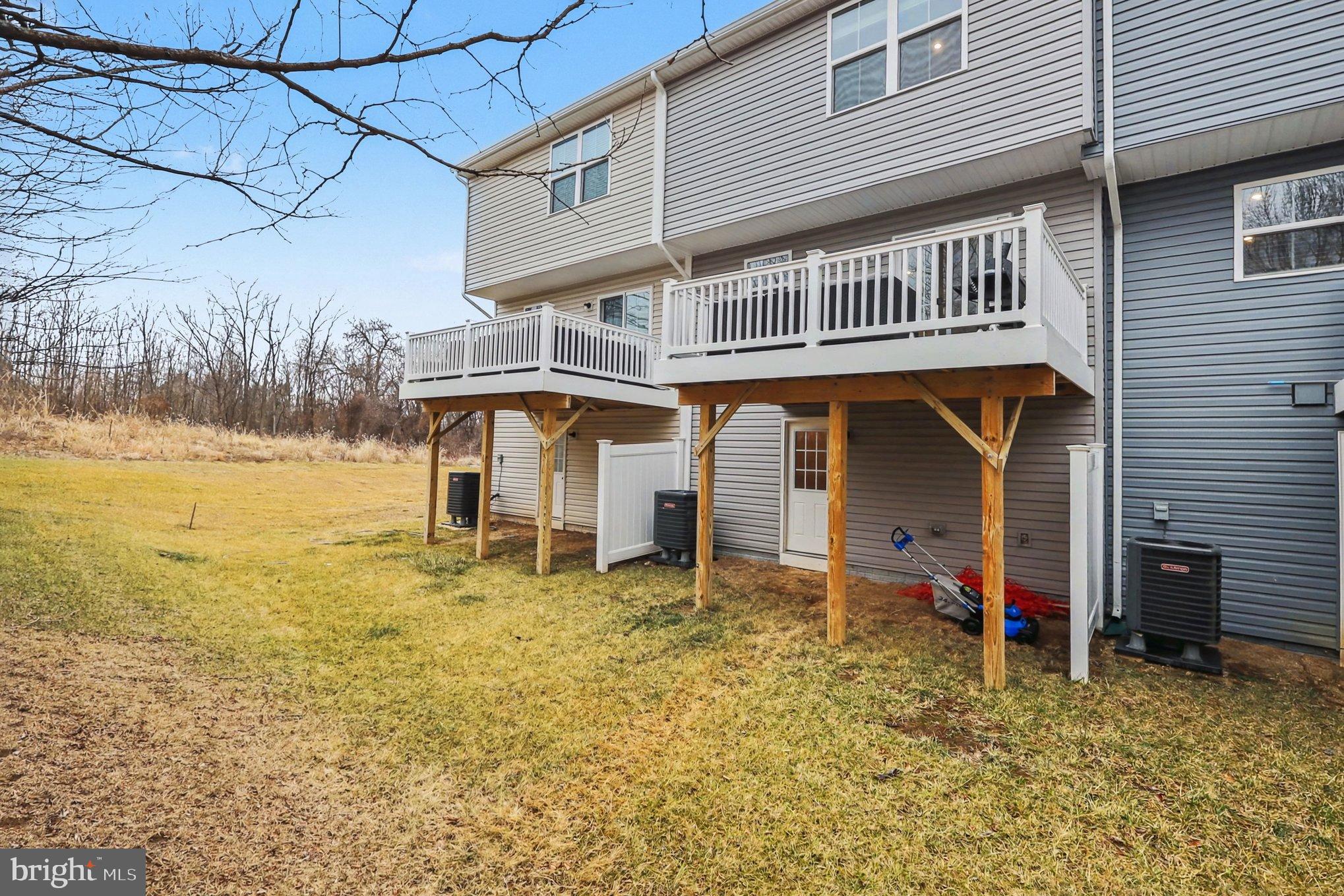 ENFIELD KNOLLS - Residential