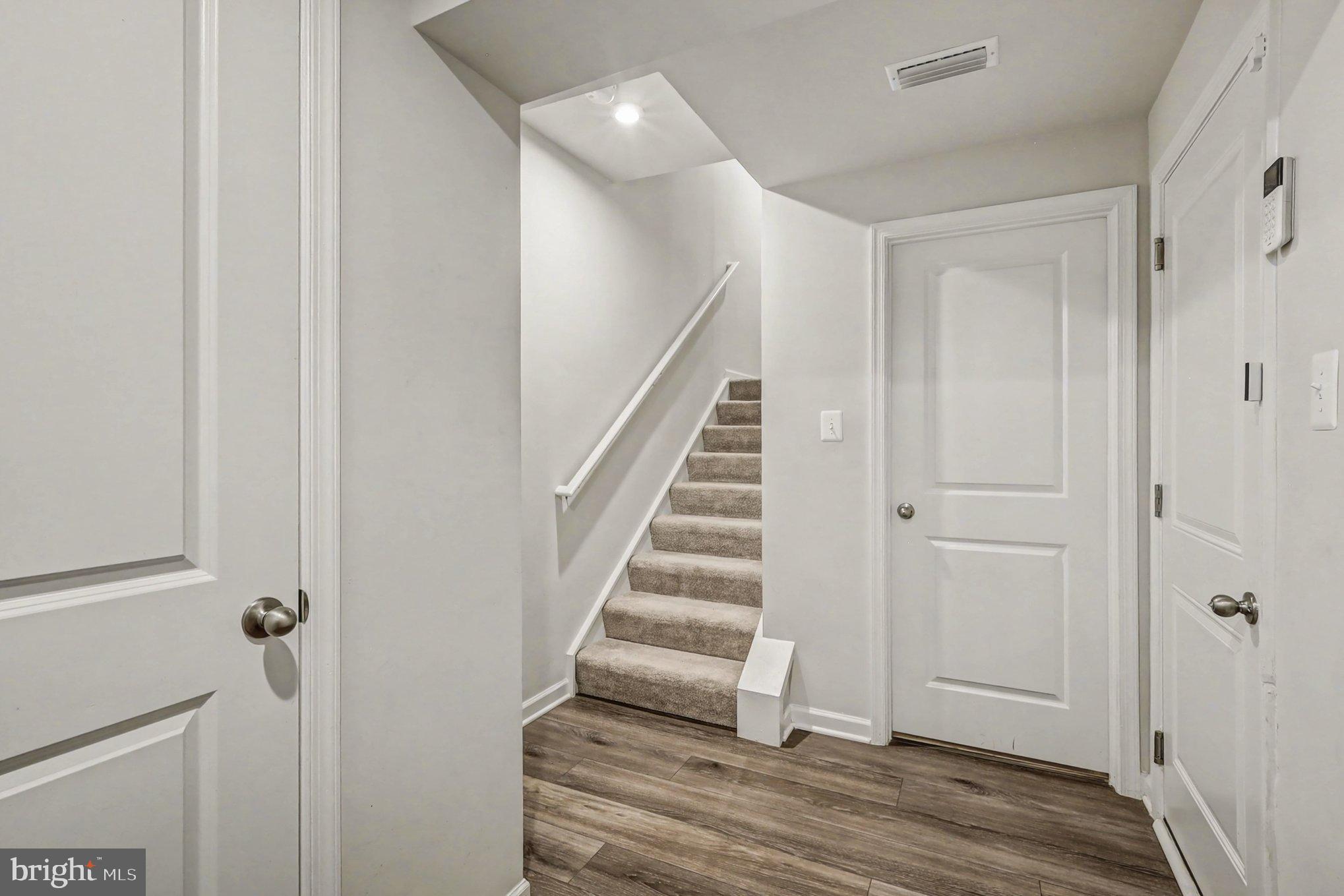 ENFIELD KNOLLS - Residential