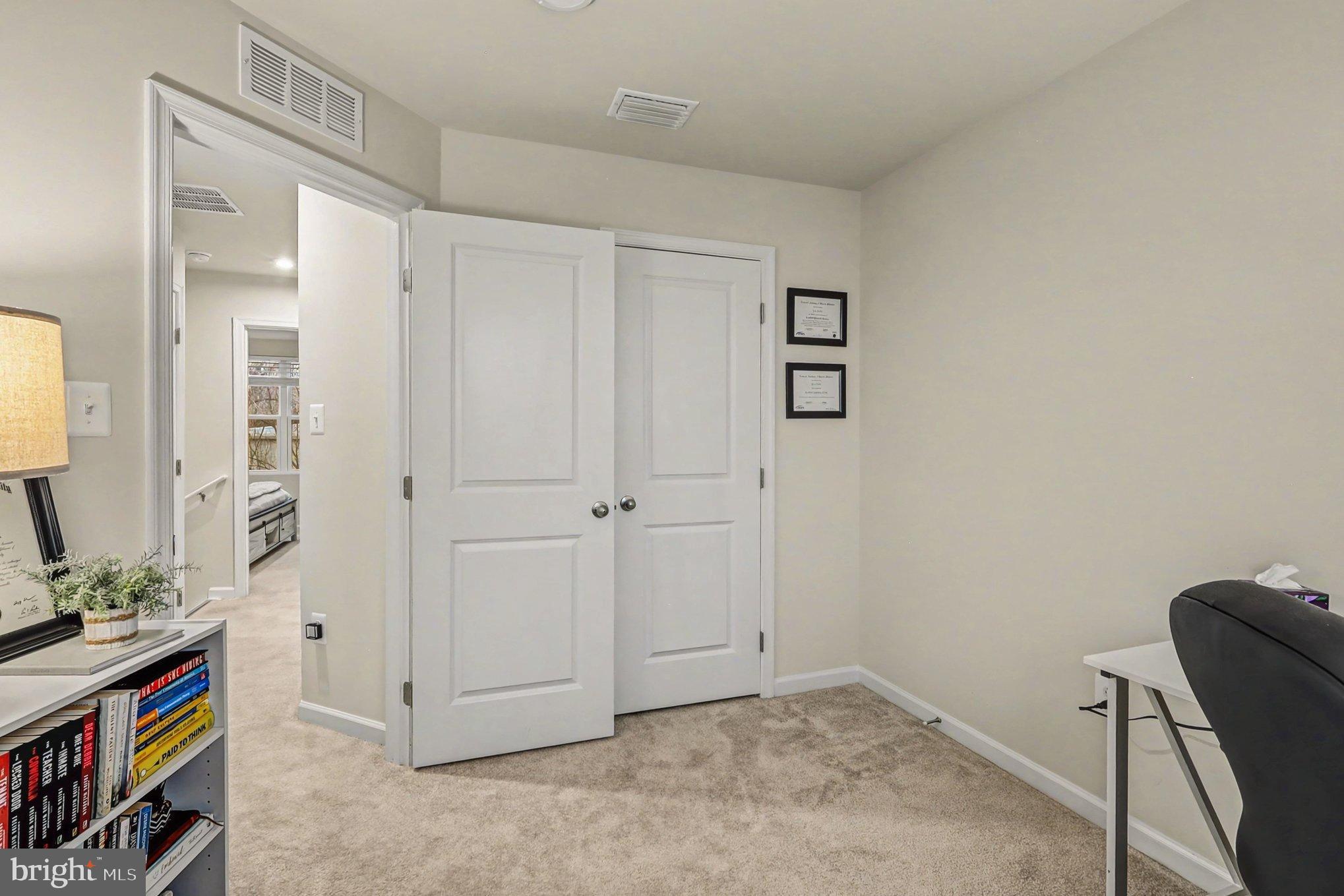 ENFIELD KNOLLS - Residential