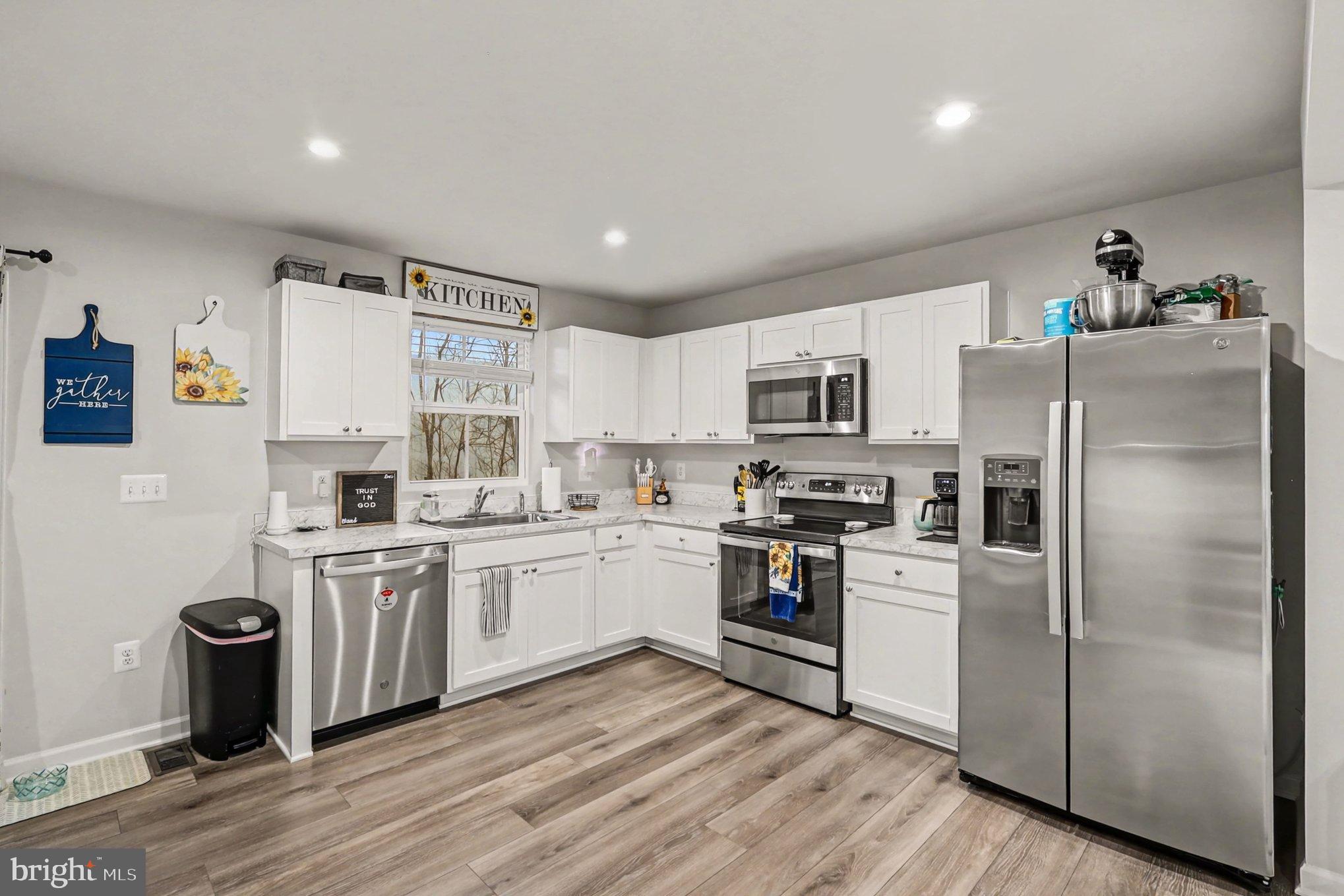 ENFIELD KNOLLS - Residential