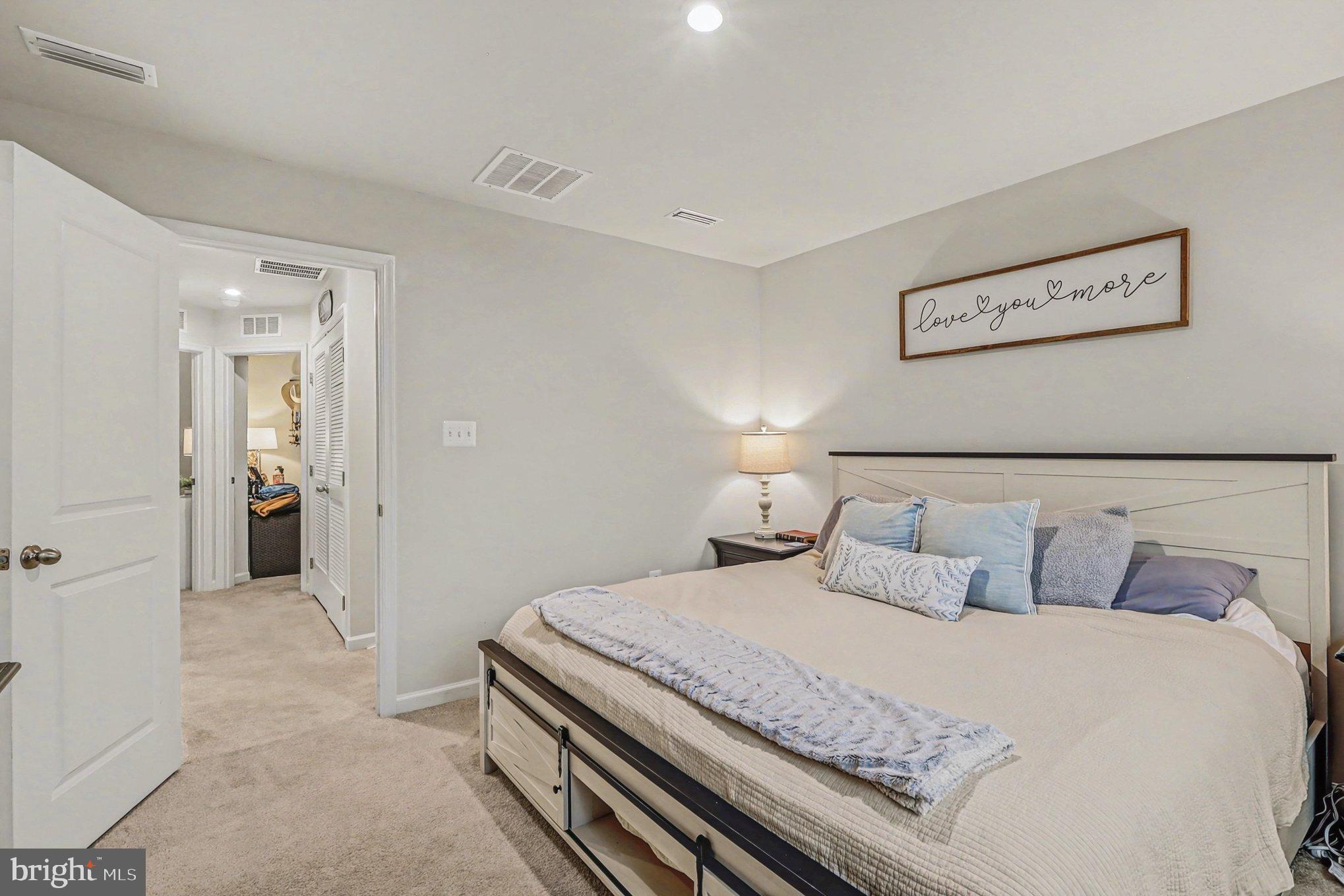 ENFIELD KNOLLS - Residential