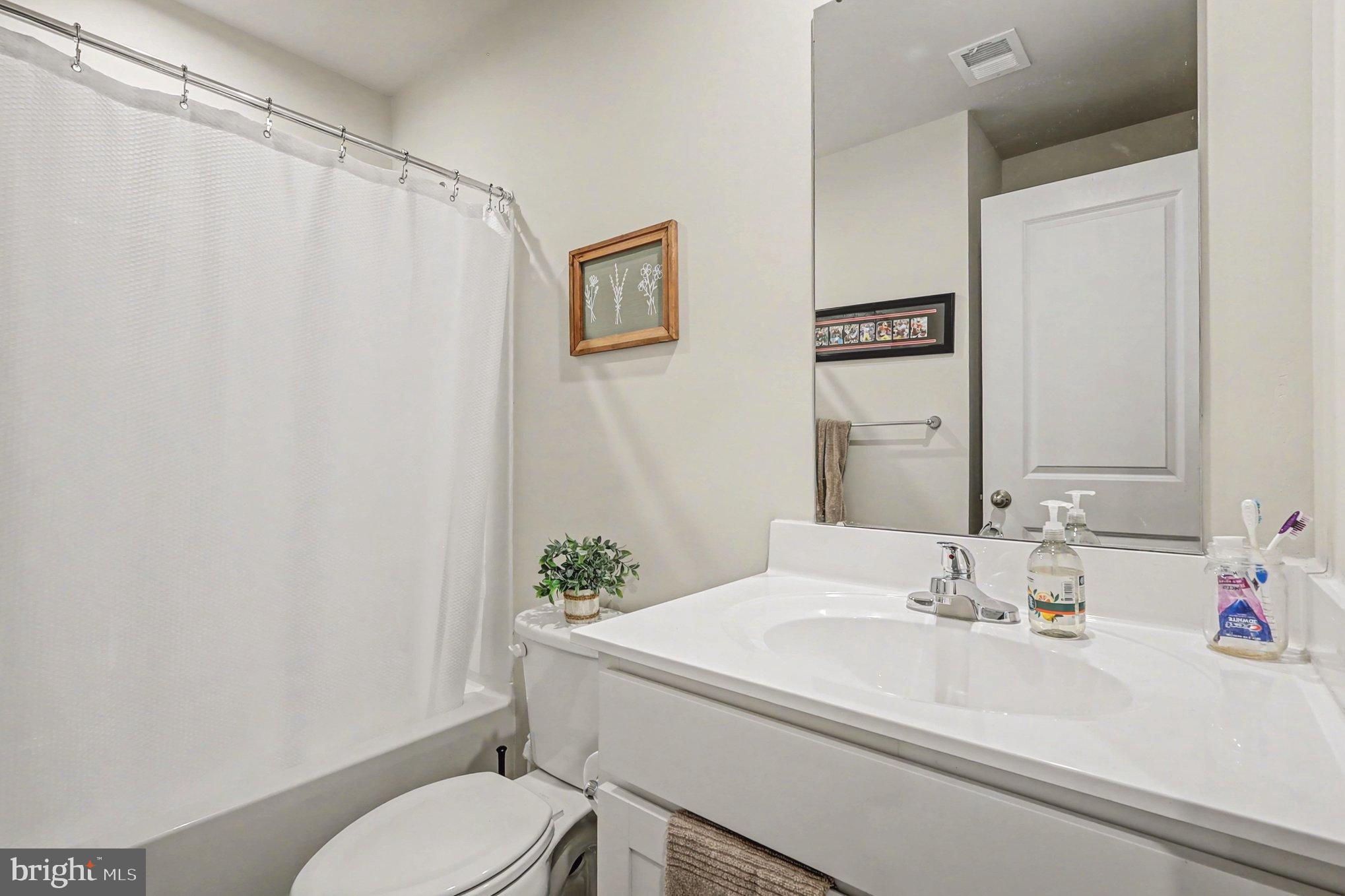 ENFIELD KNOLLS - Residential