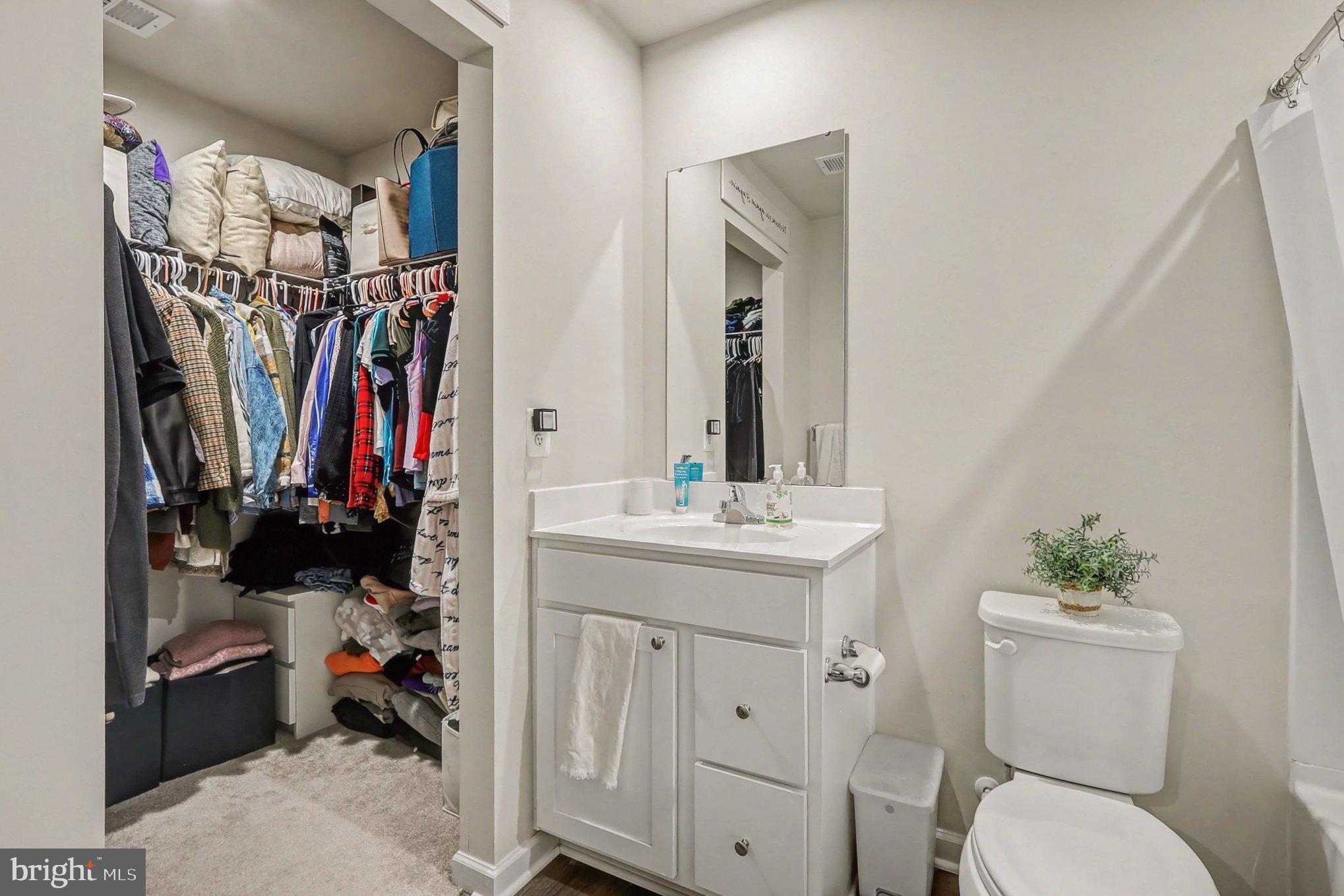 ENFIELD KNOLLS - Residential