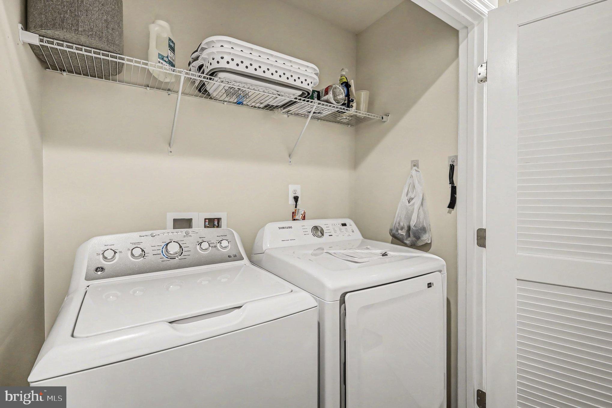 ENFIELD KNOLLS - Residential