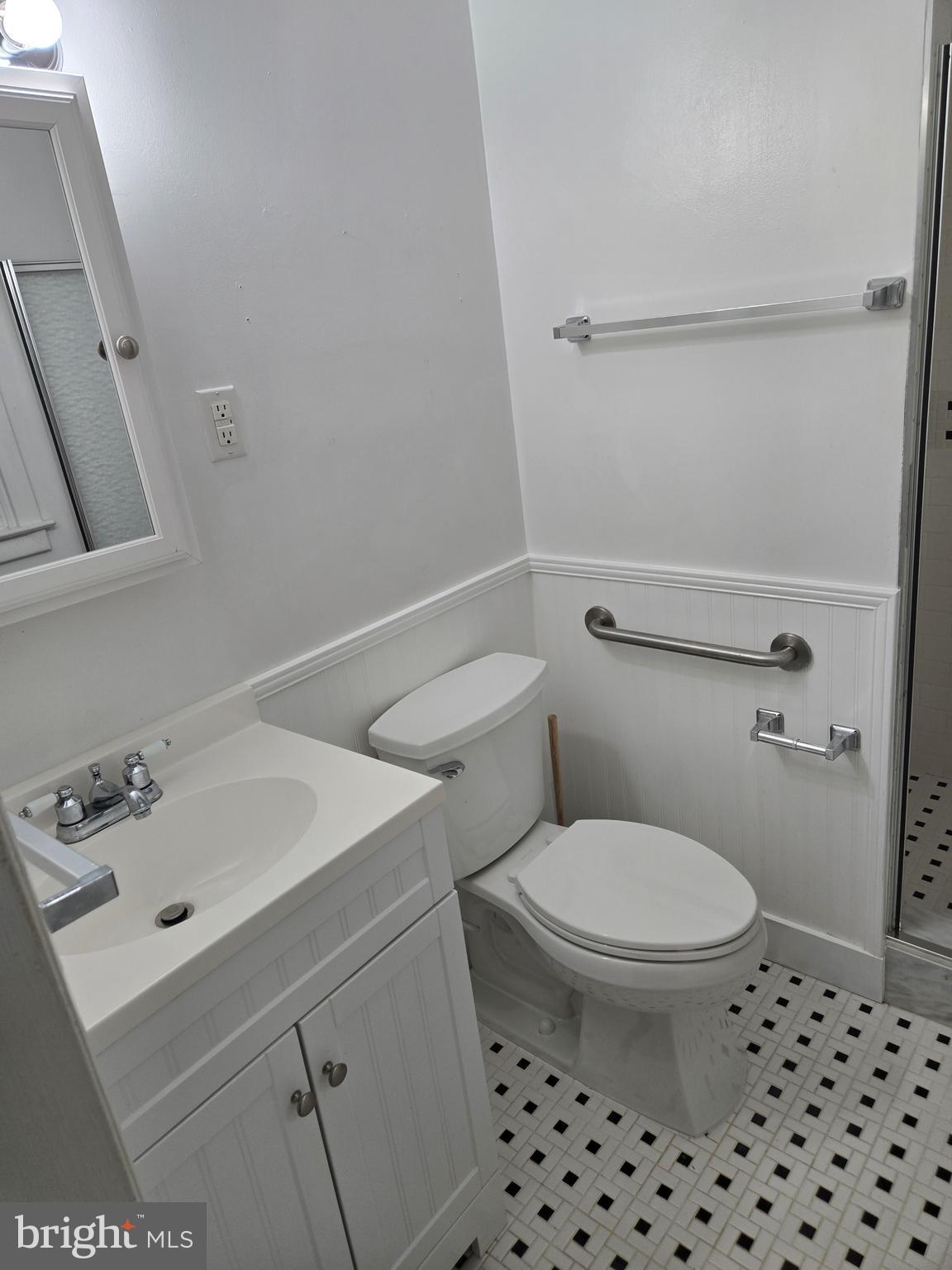 ESPERANZA FARMS - Residential Lease