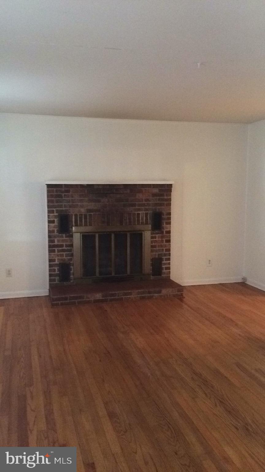 ESPERANZA FARMS - Residential Lease