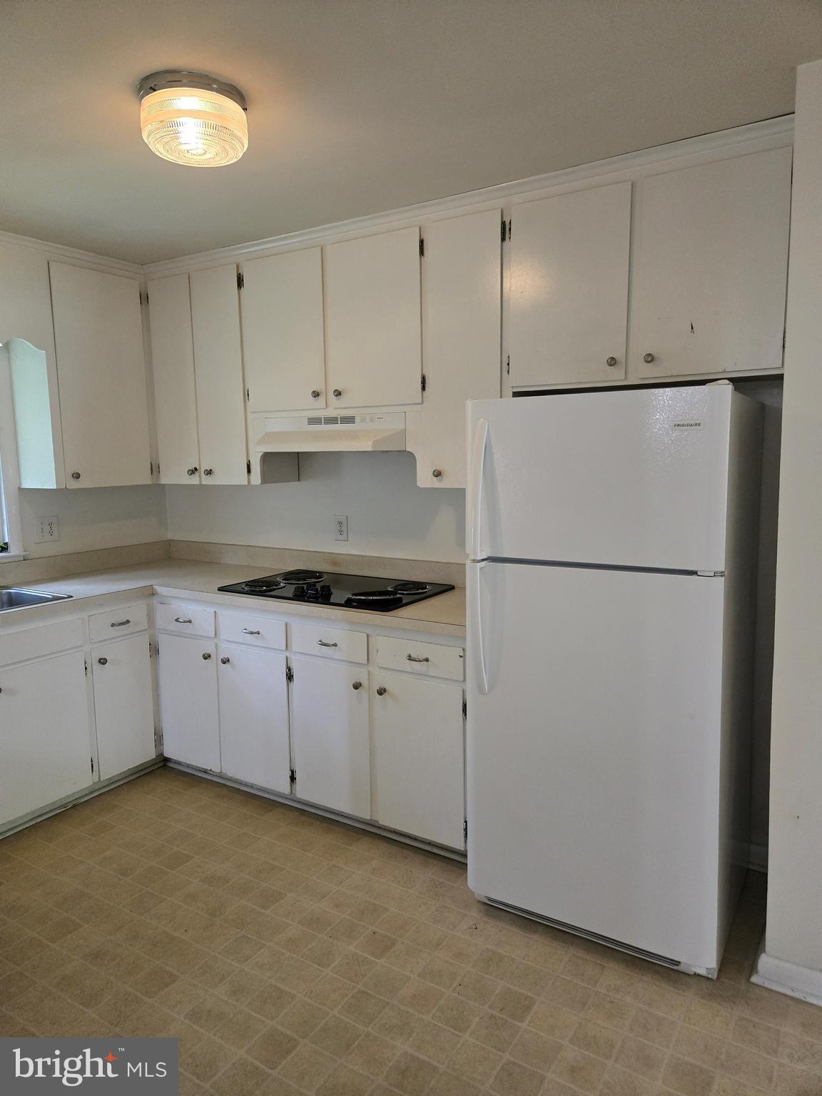 ESPERANZA FARMS - Residential Lease