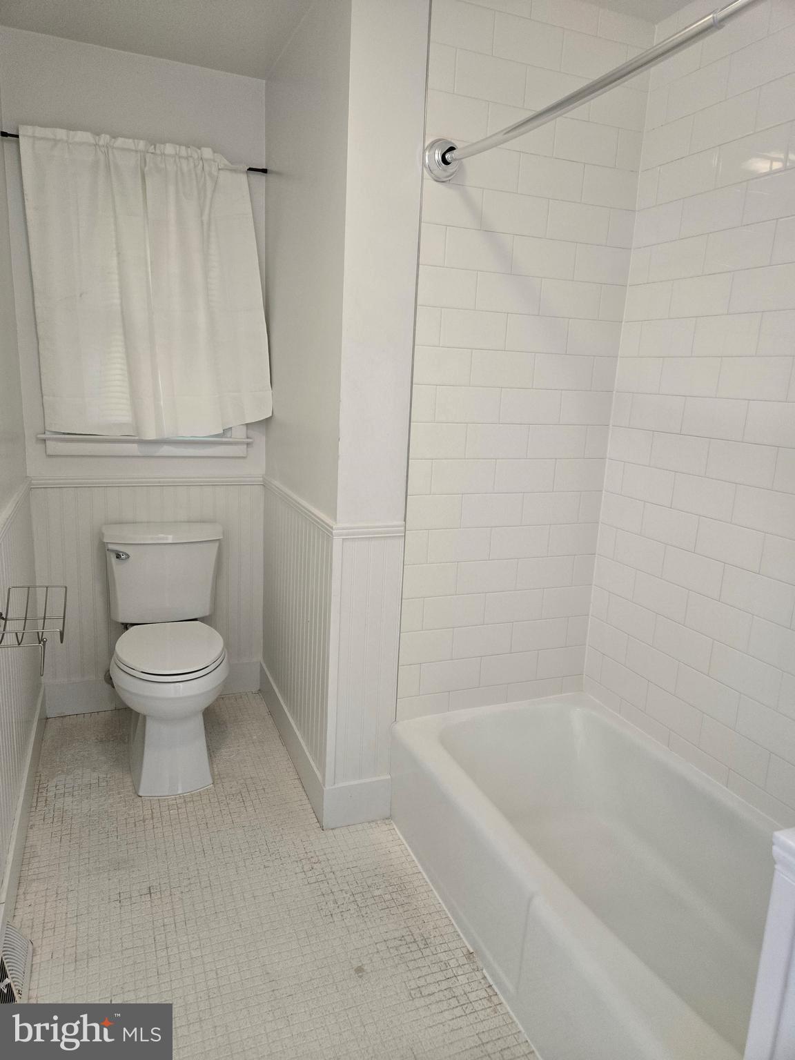 ESPERANZA FARMS - Residential Lease