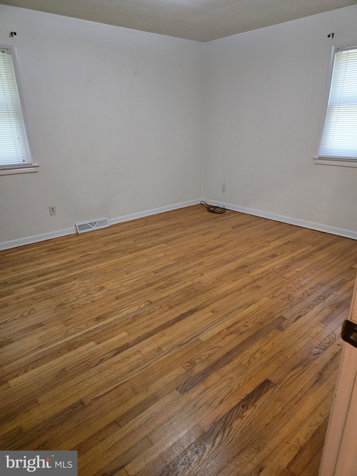 ESPERANZA FARMS - Residential Lease