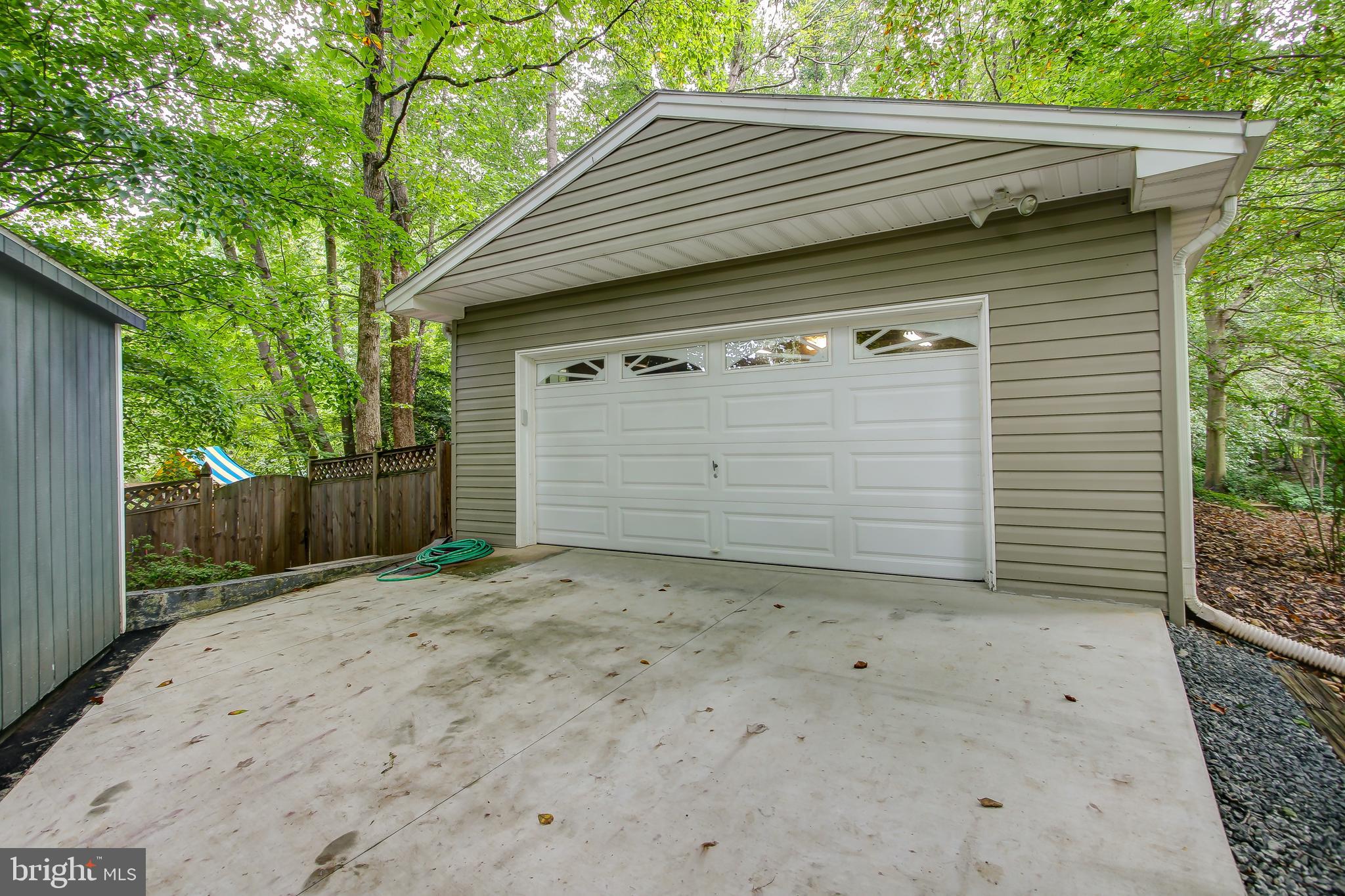 ALGONQUIN HILLS - Residential