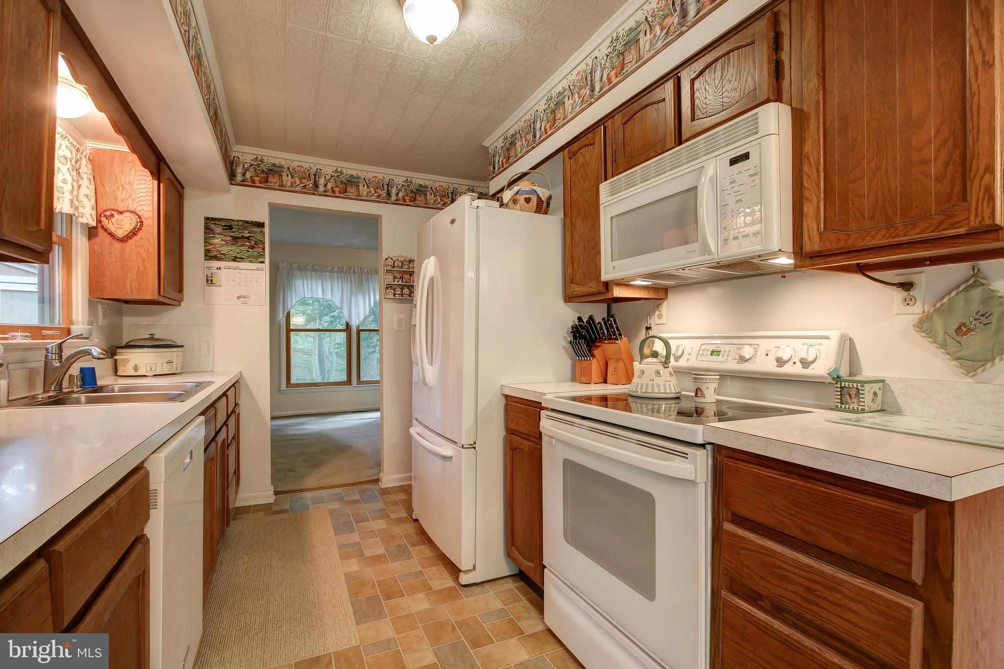 ALGONQUIN HILLS - Residential