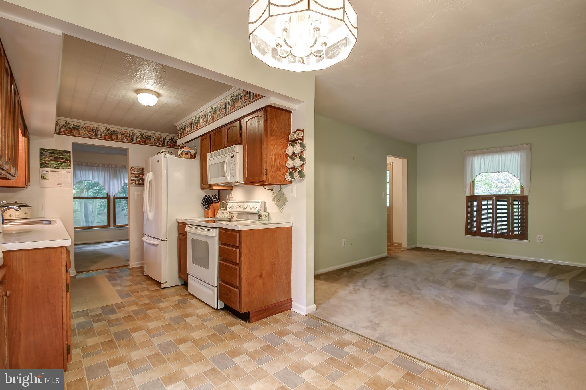 ALGONQUIN HILLS - Residential