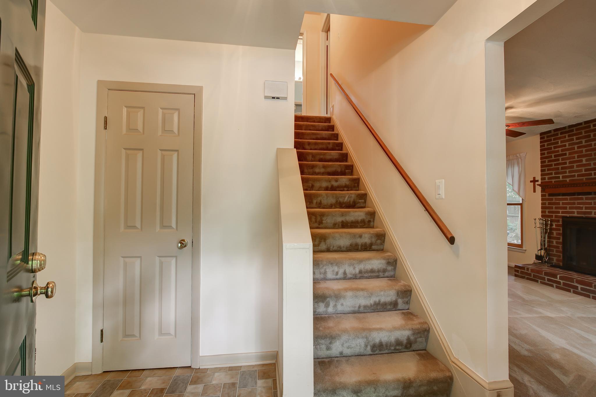 ALGONQUIN HILLS - Residential