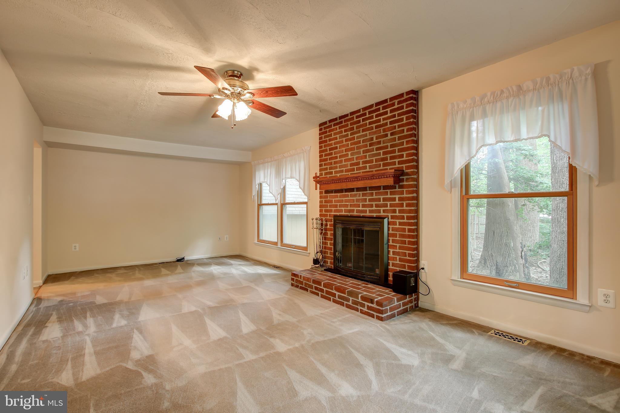 ALGONQUIN HILLS - Residential