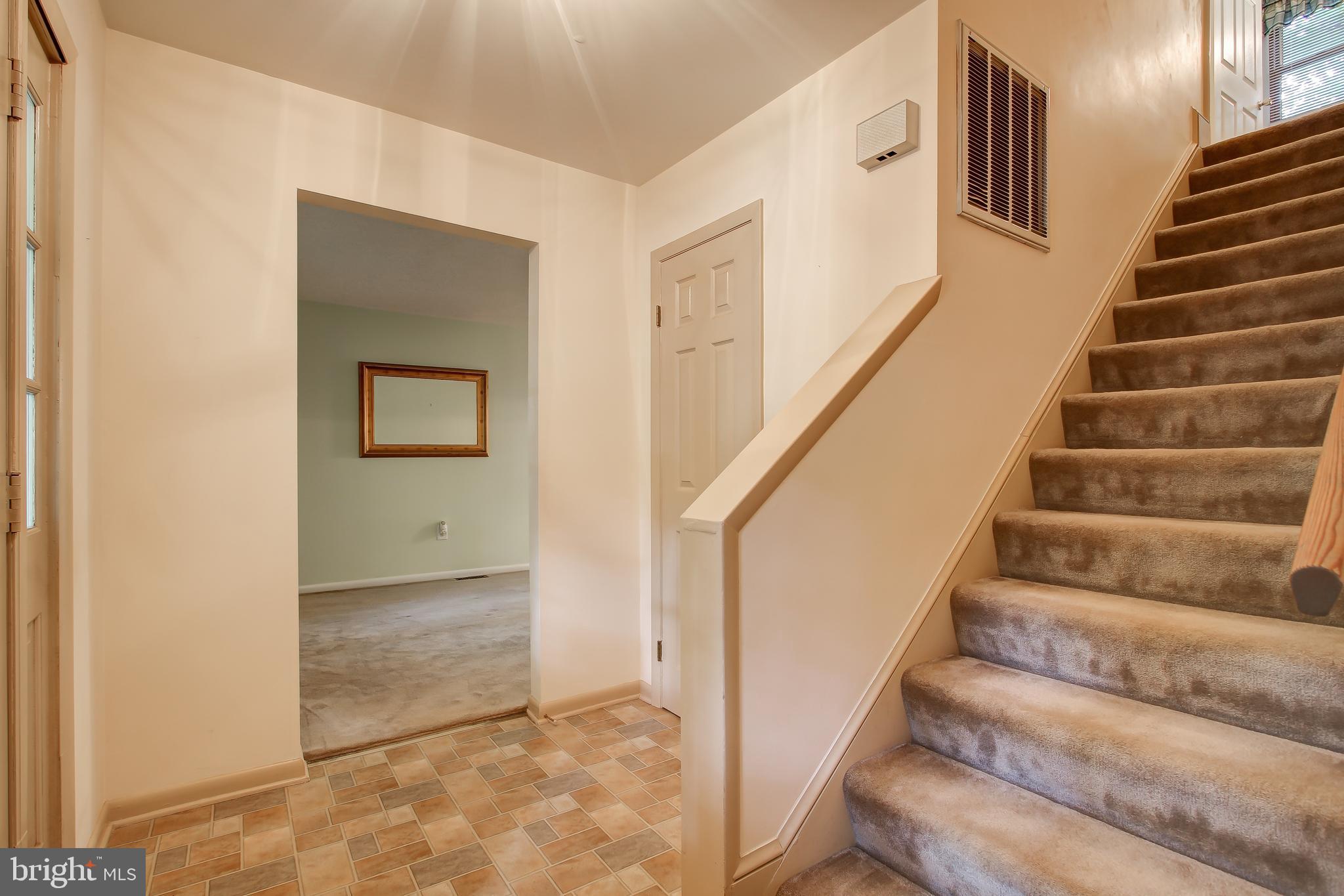 ALGONQUIN HILLS - Residential