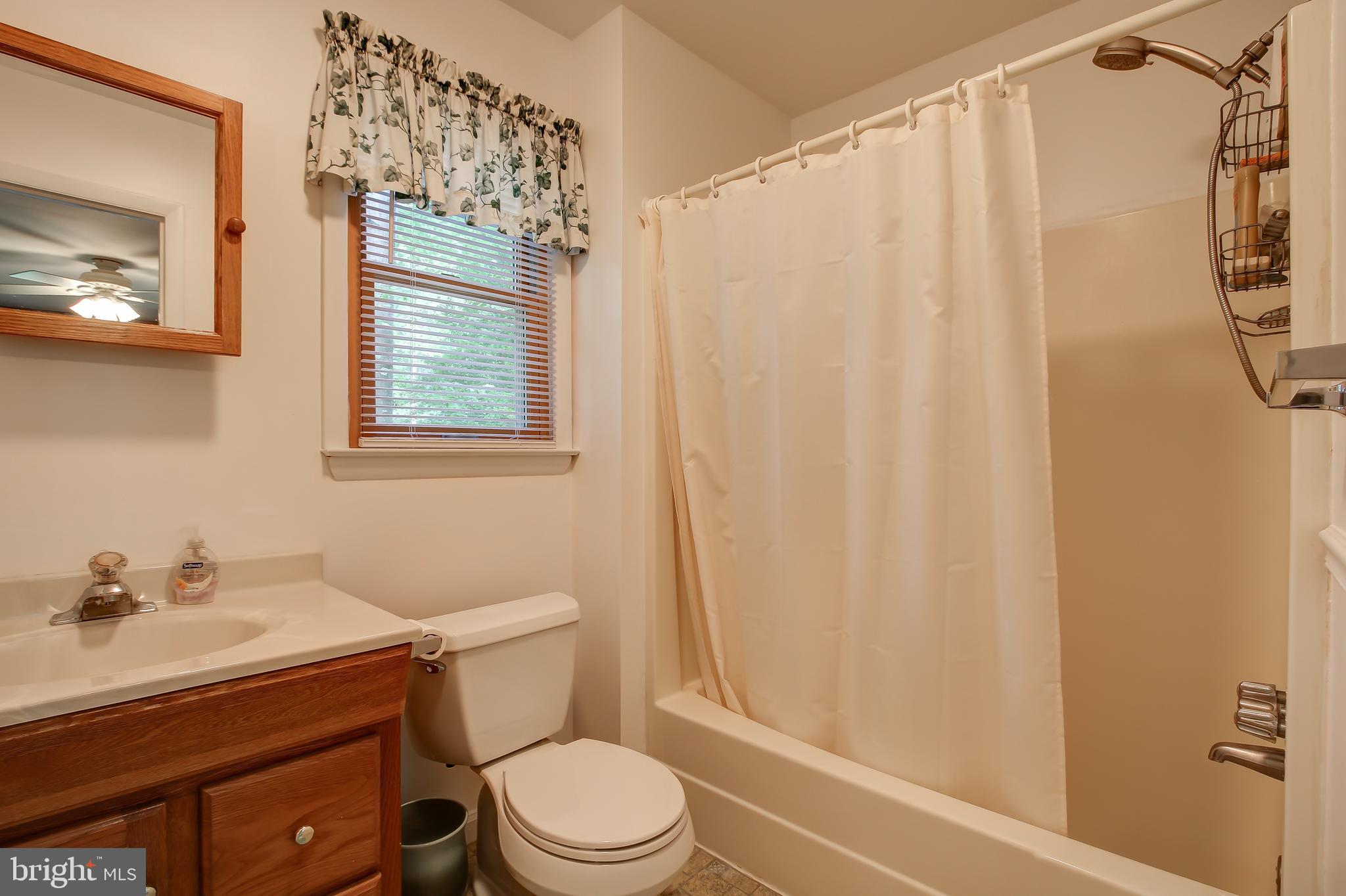 ALGONQUIN HILLS - Residential