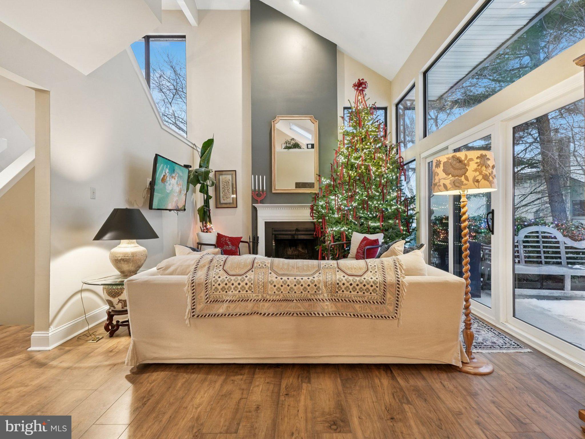 LYNETREE - Residential