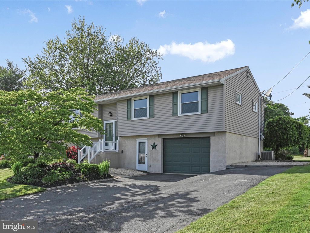 Photo of 1723 PIONEER RD, LANCASTER, PA 17602 (MLS # PALA2035472)