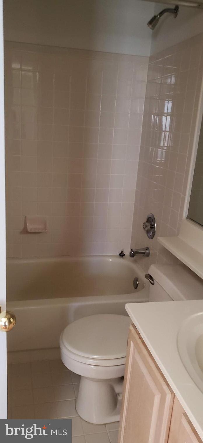 GATEWAY COMMONS - Residential Lease