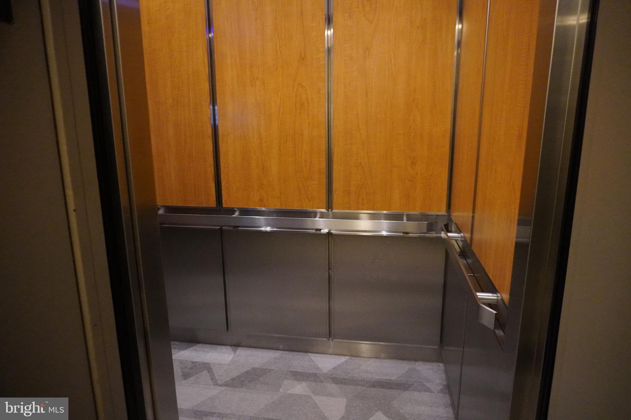 THE CARLTON - Residential