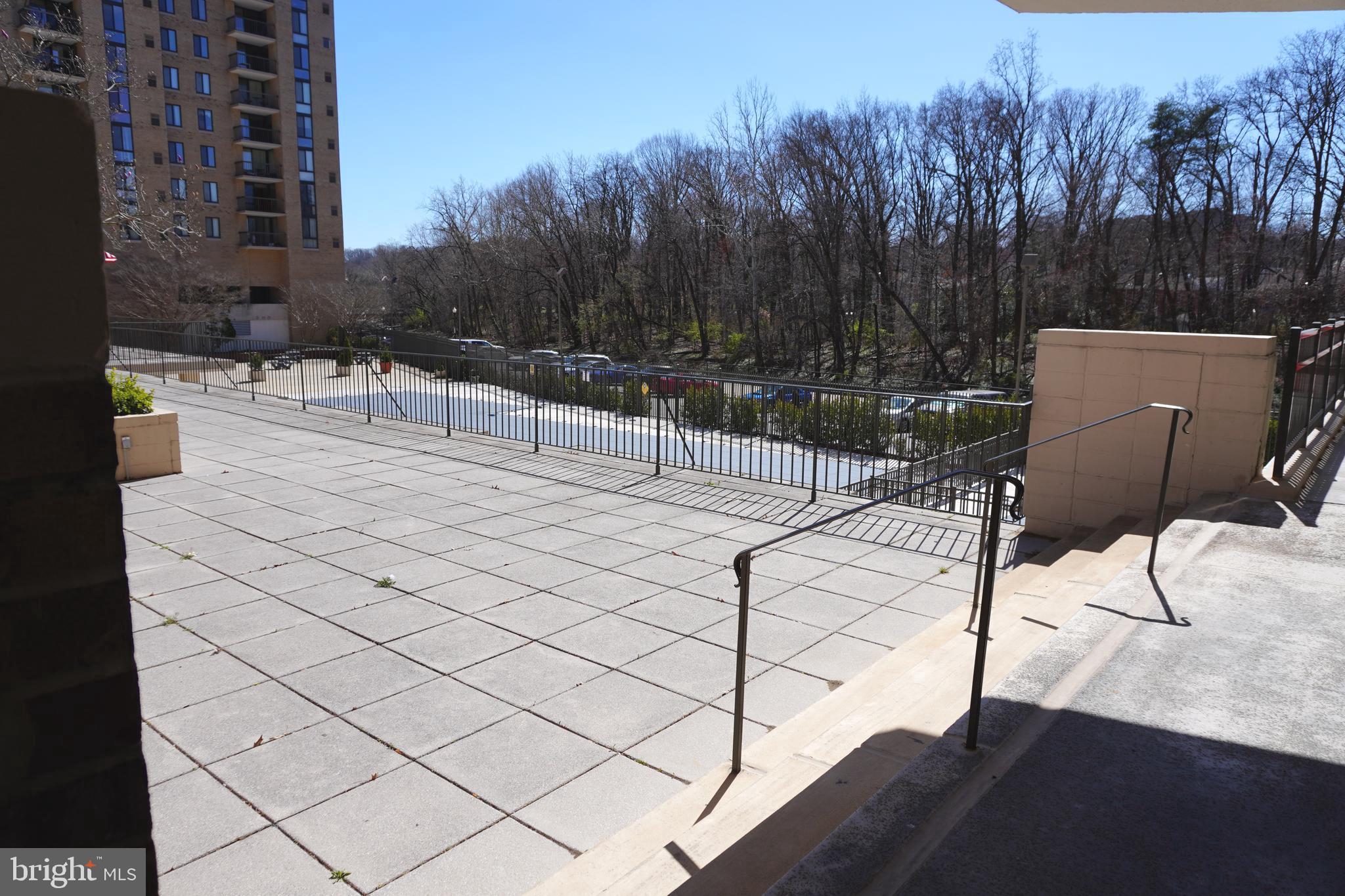 THE CARLTON - Residential