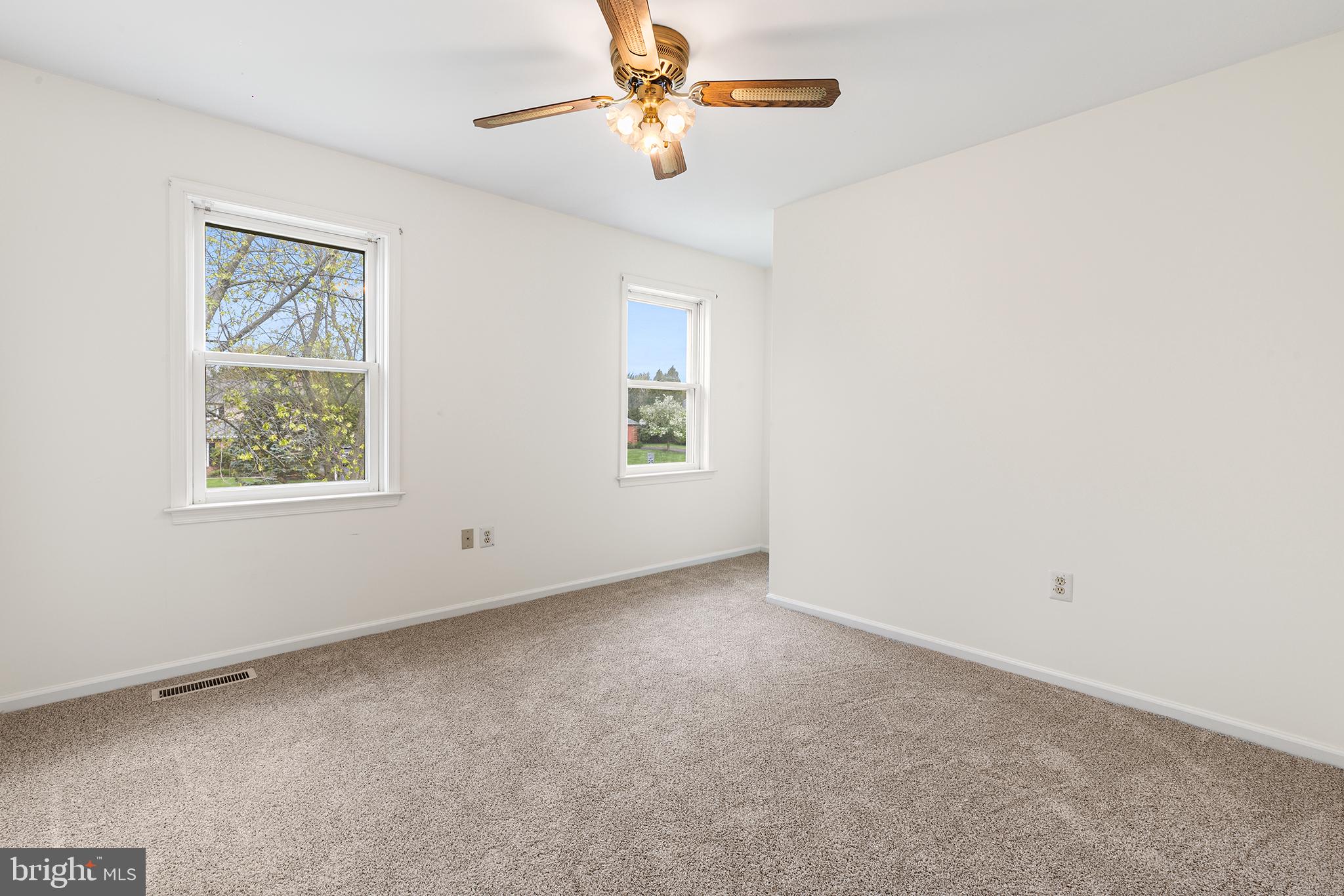 CLOVER CREST - Residential