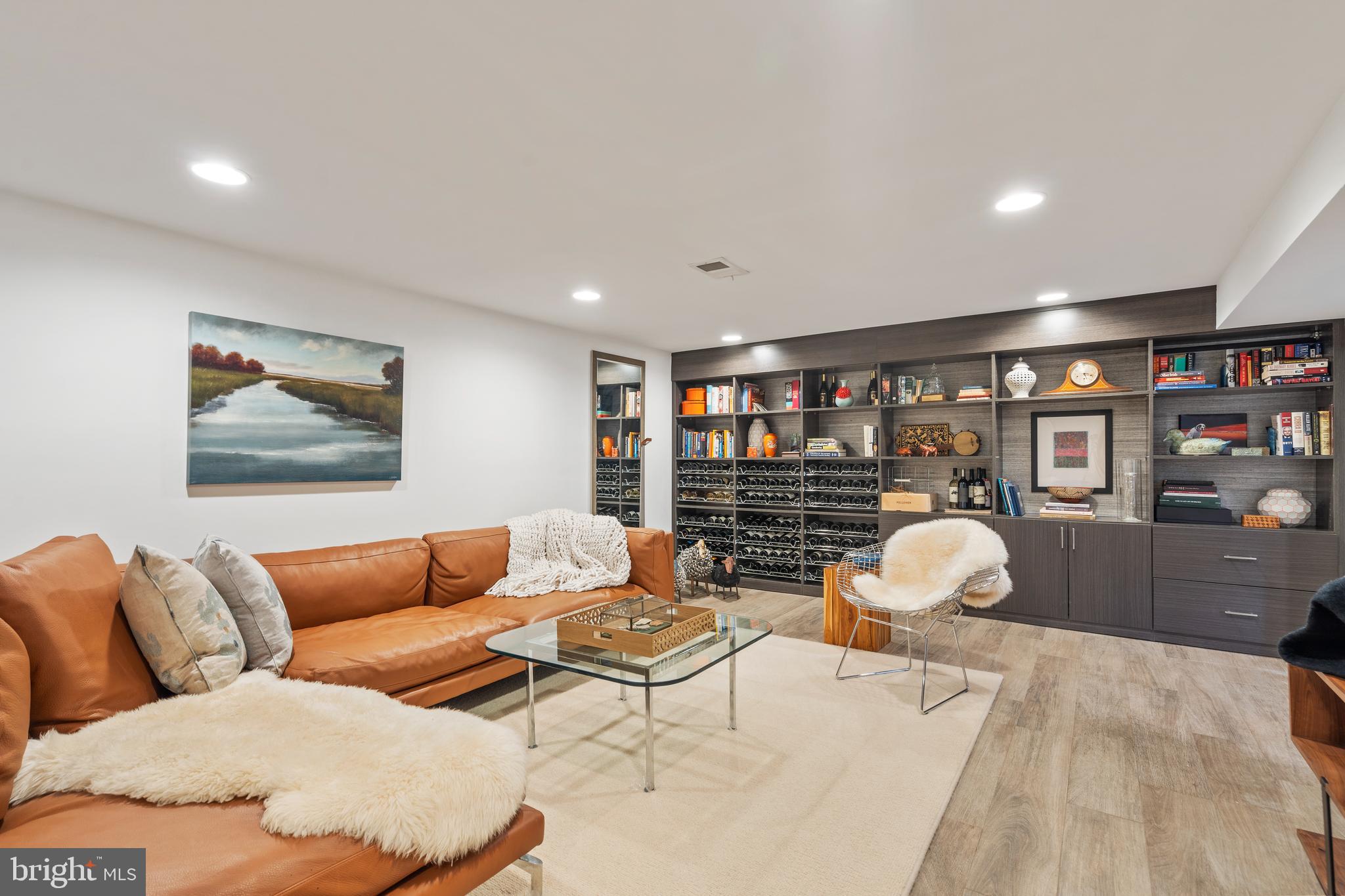 ADDISON HEIGHTS - Residential