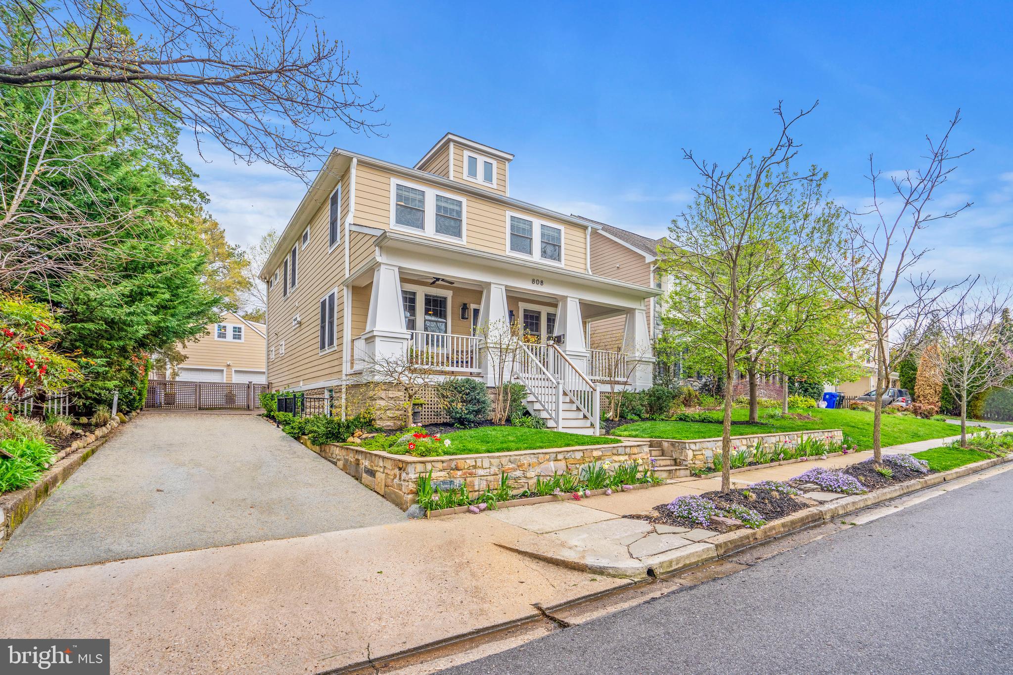 ADDISON HEIGHTS - Residential