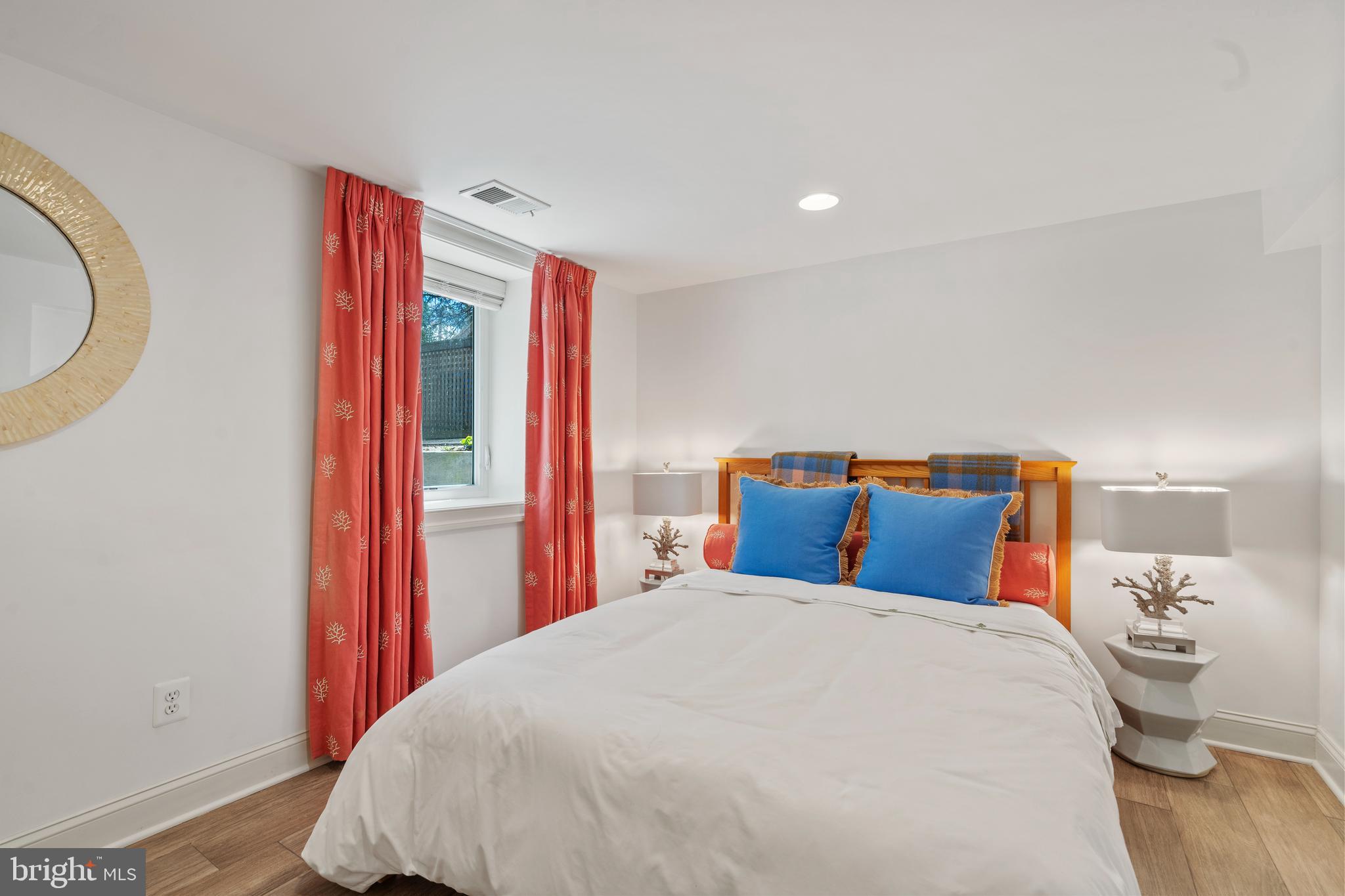 ADDISON HEIGHTS - Residential