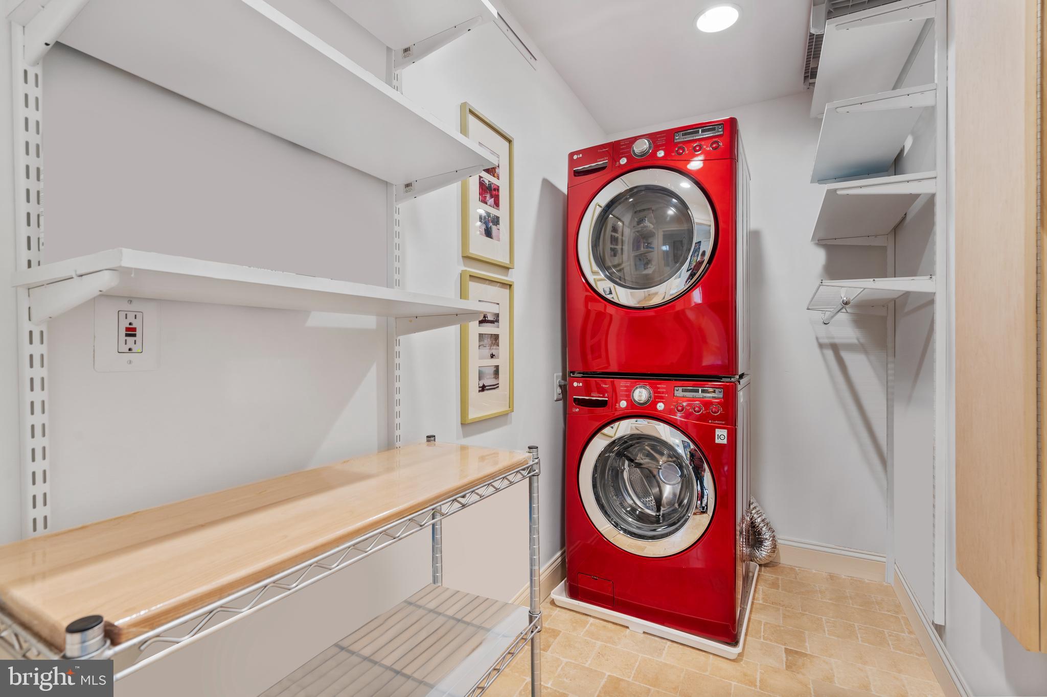 ADDISON HEIGHTS - Residential