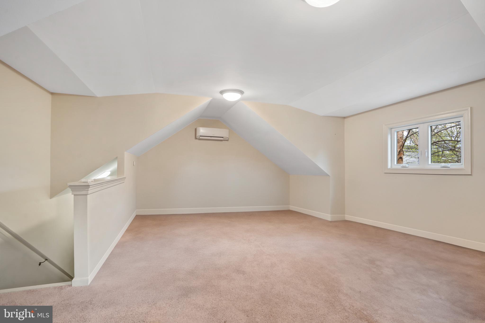 ADDISON HEIGHTS - Residential