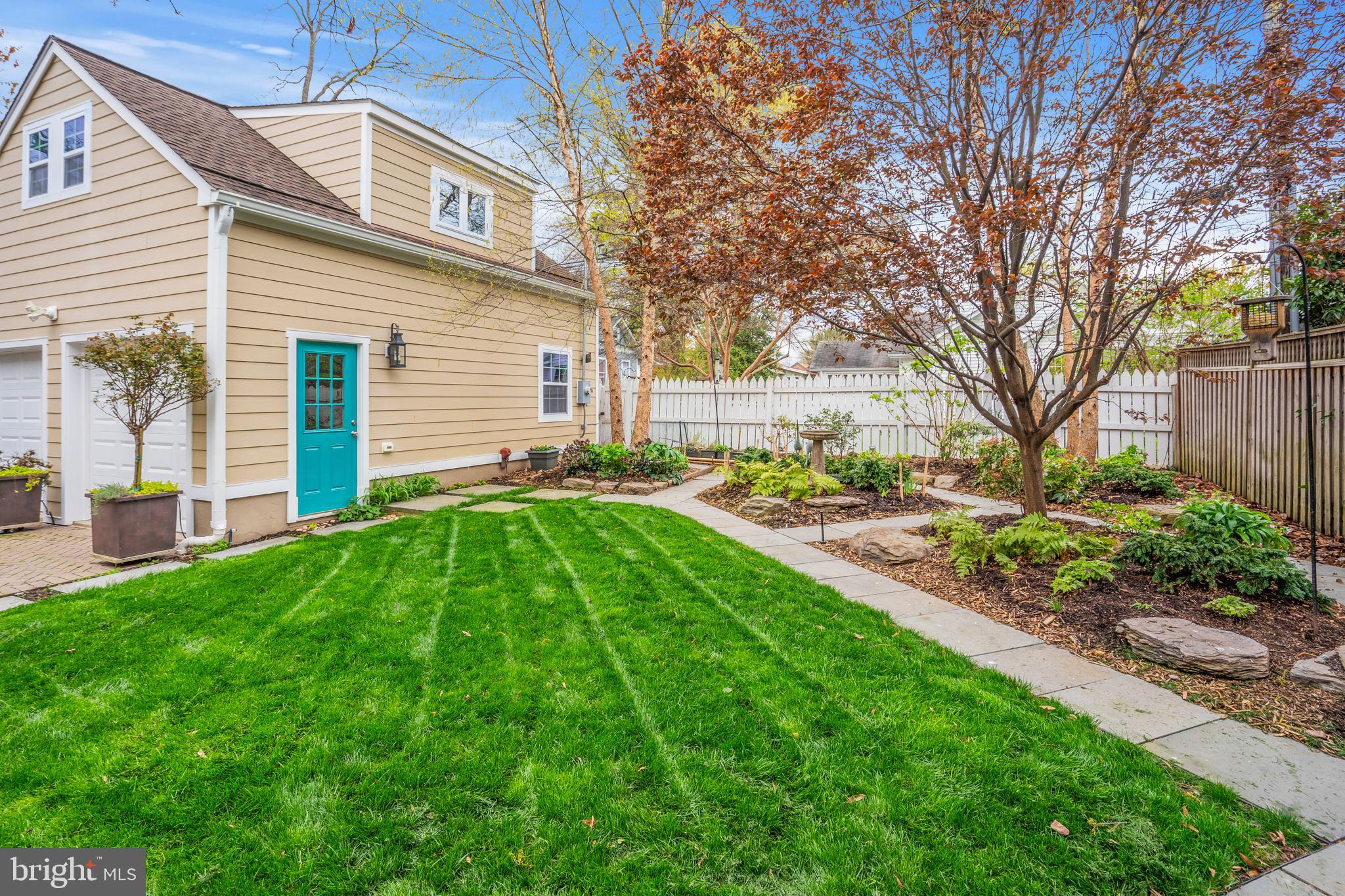 ADDISON HEIGHTS - Residential