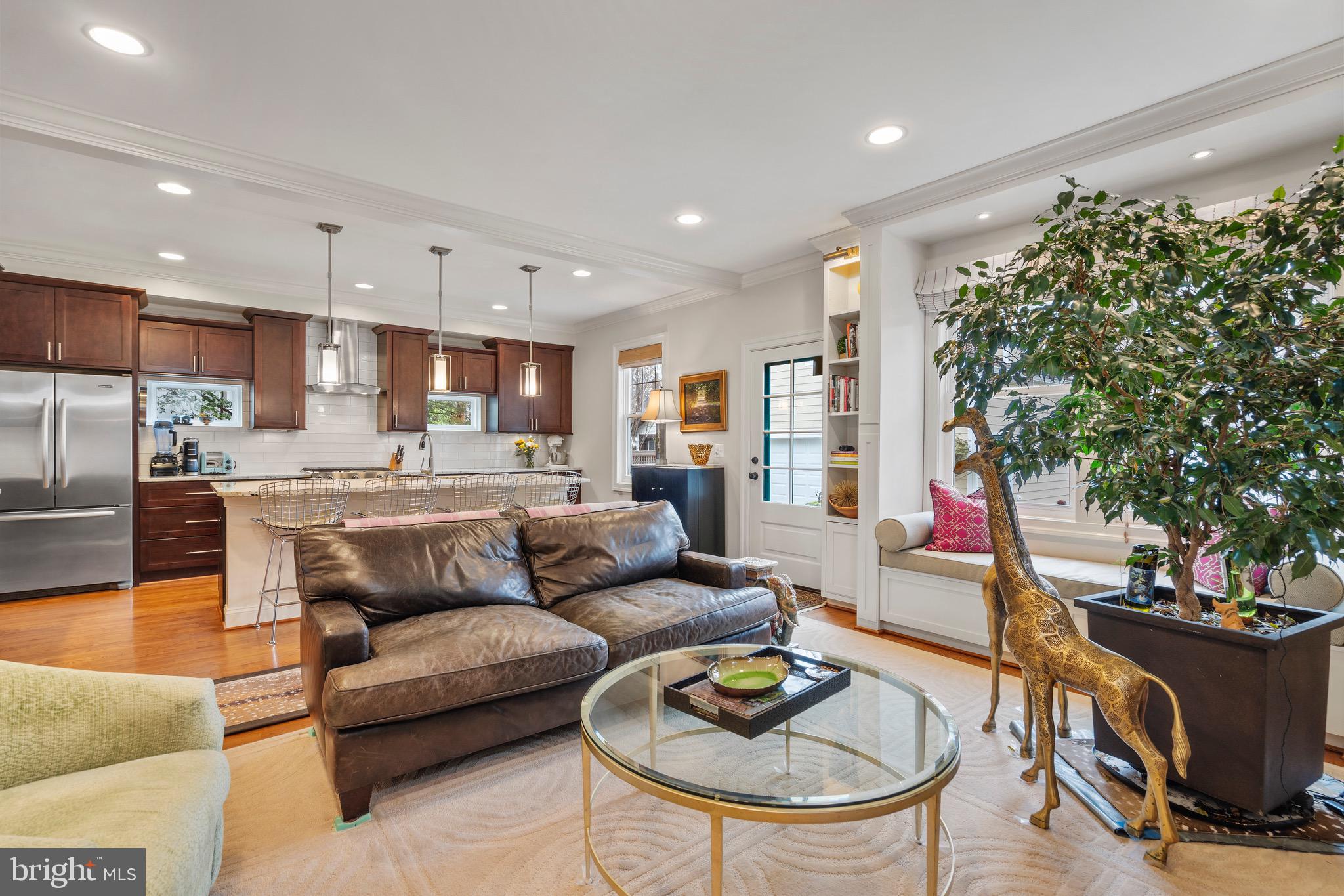 ADDISON HEIGHTS - Residential