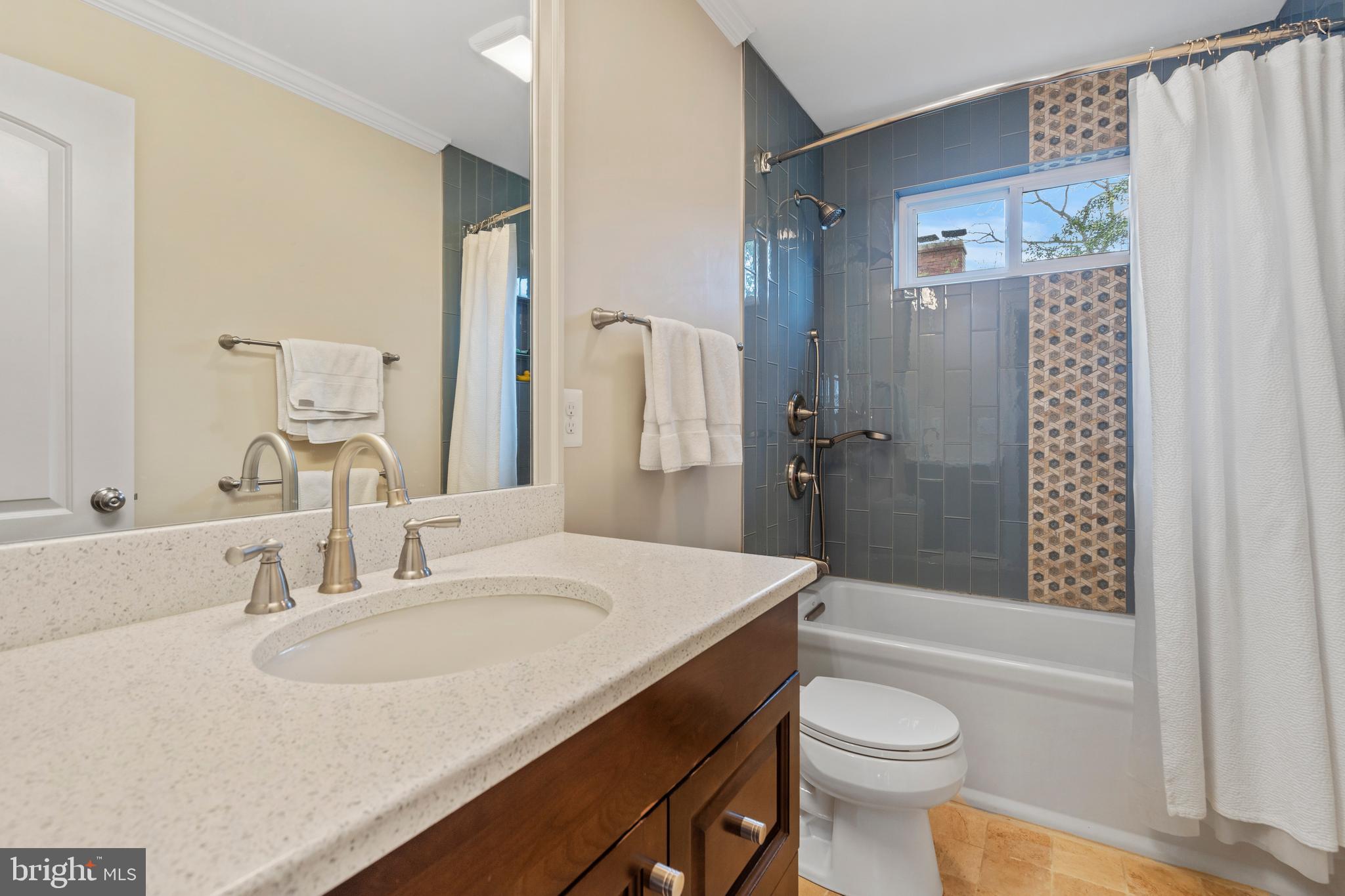 ADDISON HEIGHTS - Residential