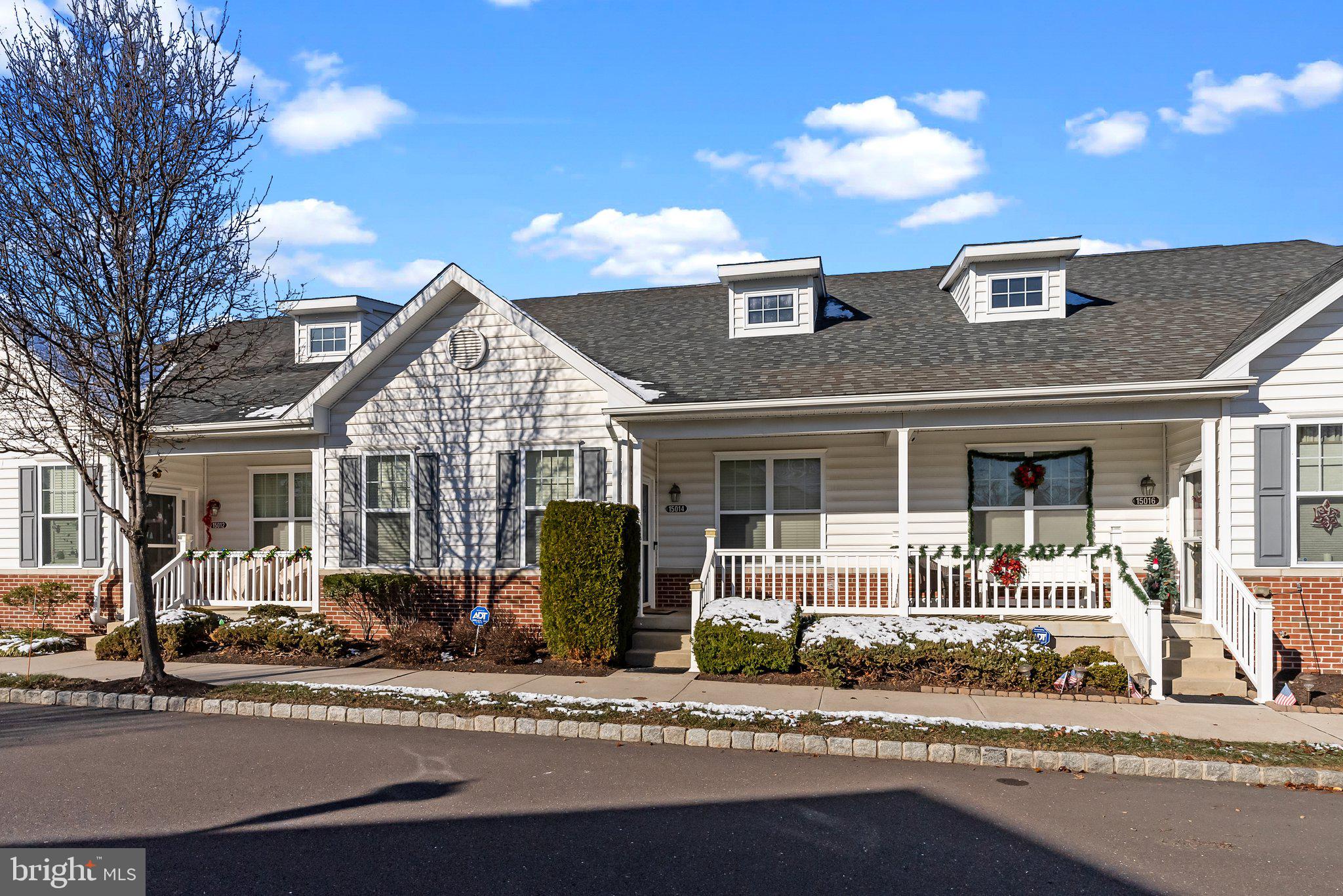 ARBOURS AT EAGLE POINT - Residential