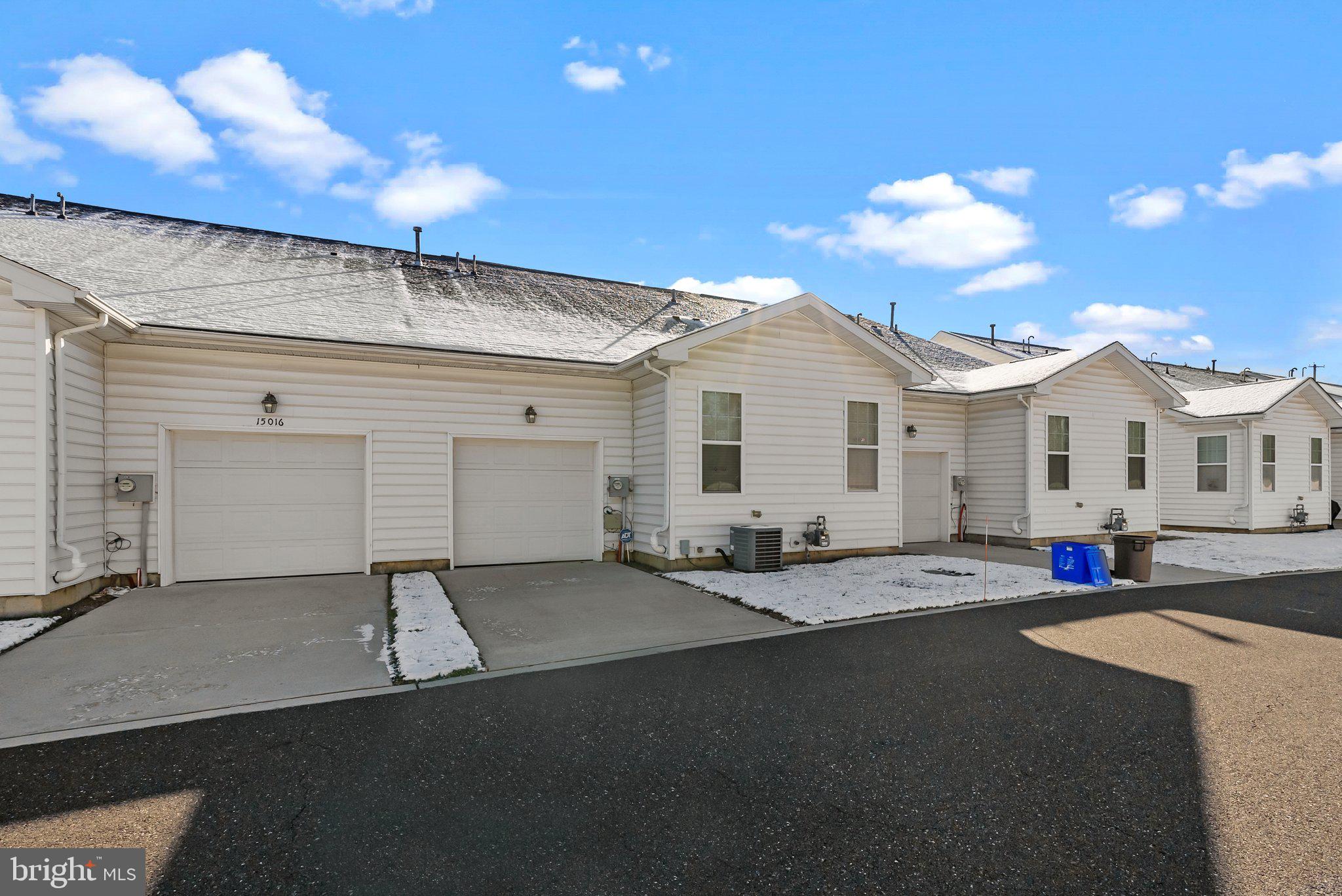 ARBOURS AT EAGLE POINT - Residential