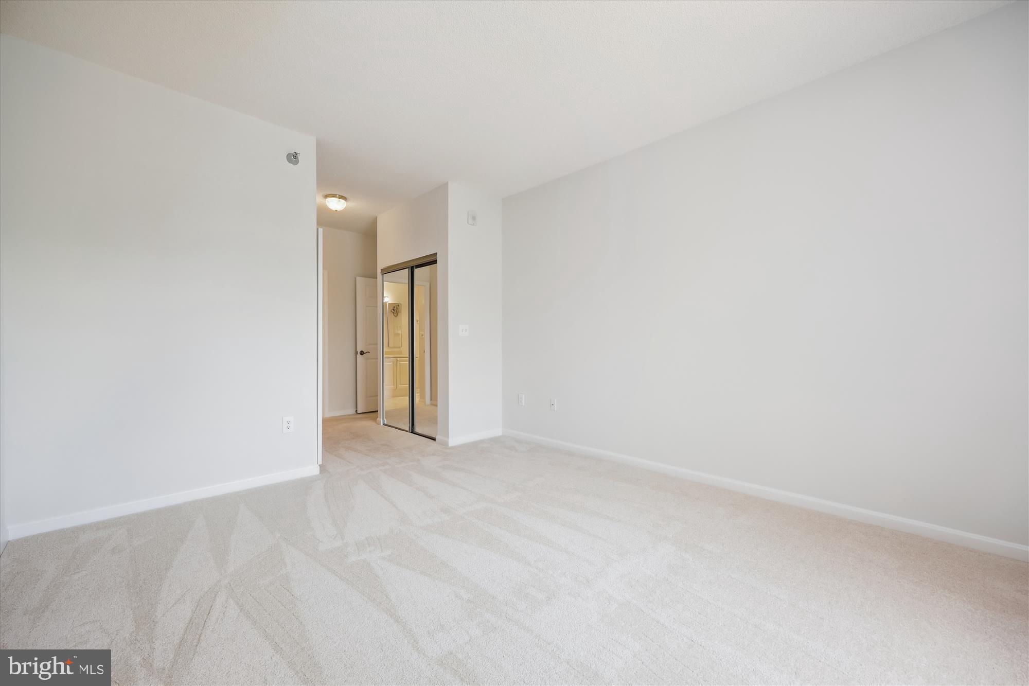 TURNBERRY COURTS AT LEIS - Residential