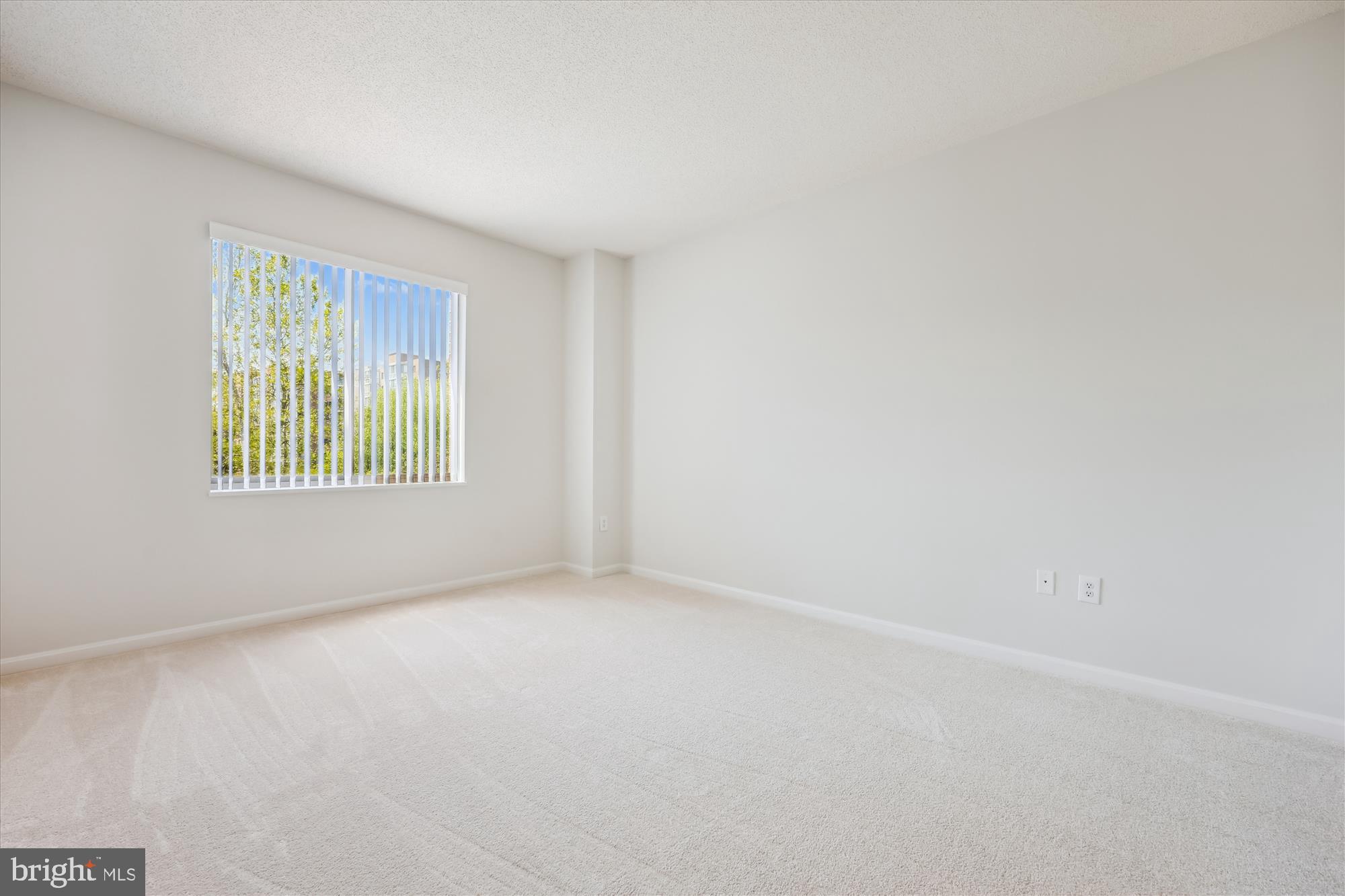 TURNBERRY COURTS AT LEIS - Residential