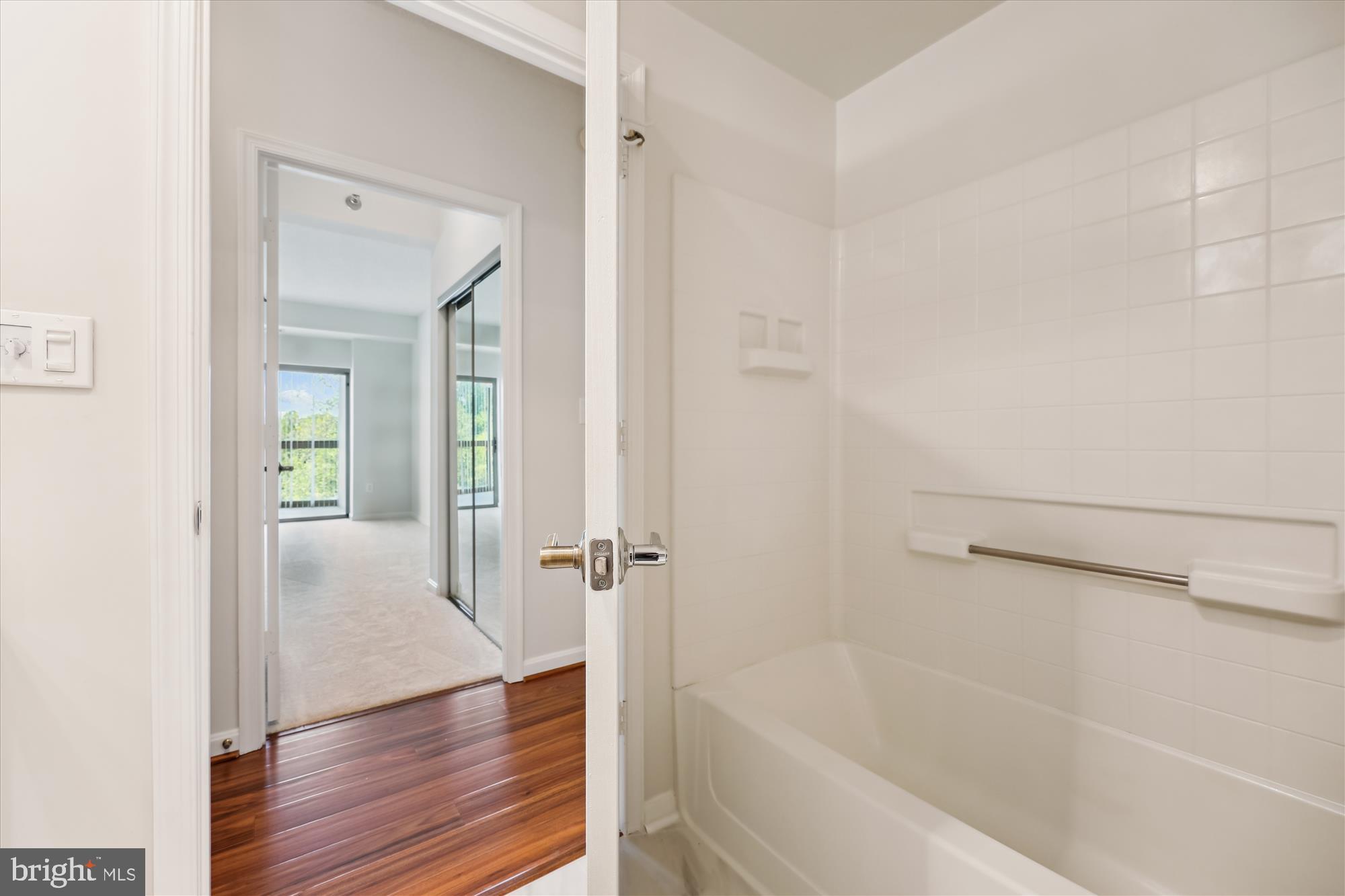 TURNBERRY COURTS AT LEIS - Residential