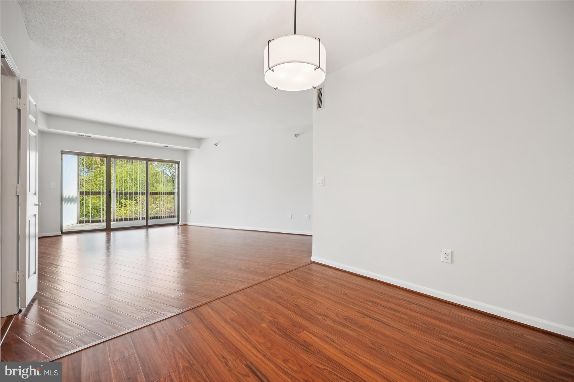 TURNBERRY COURTS AT LEIS - Residential