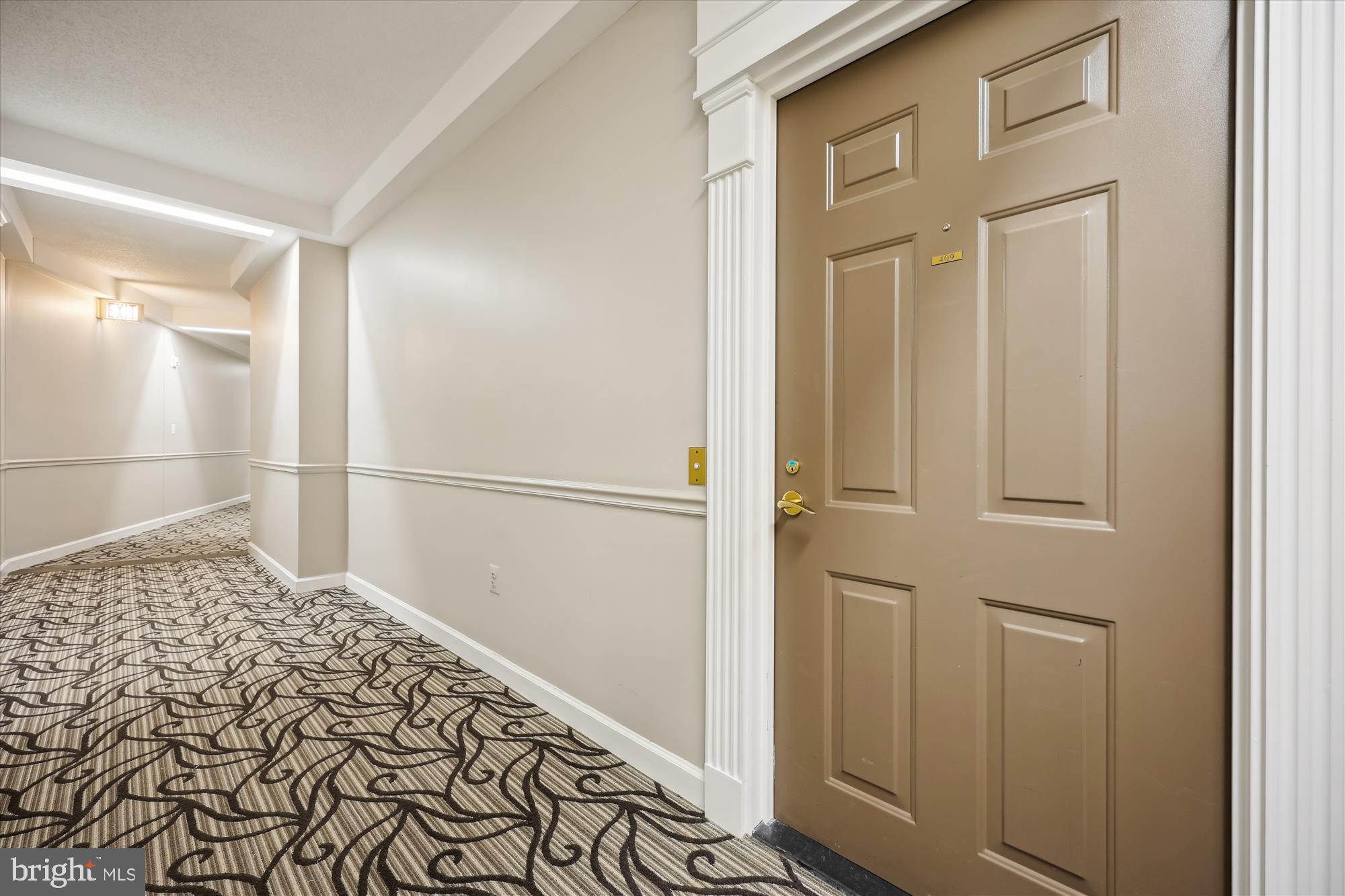 TURNBERRY COURTS AT LEIS - Residential