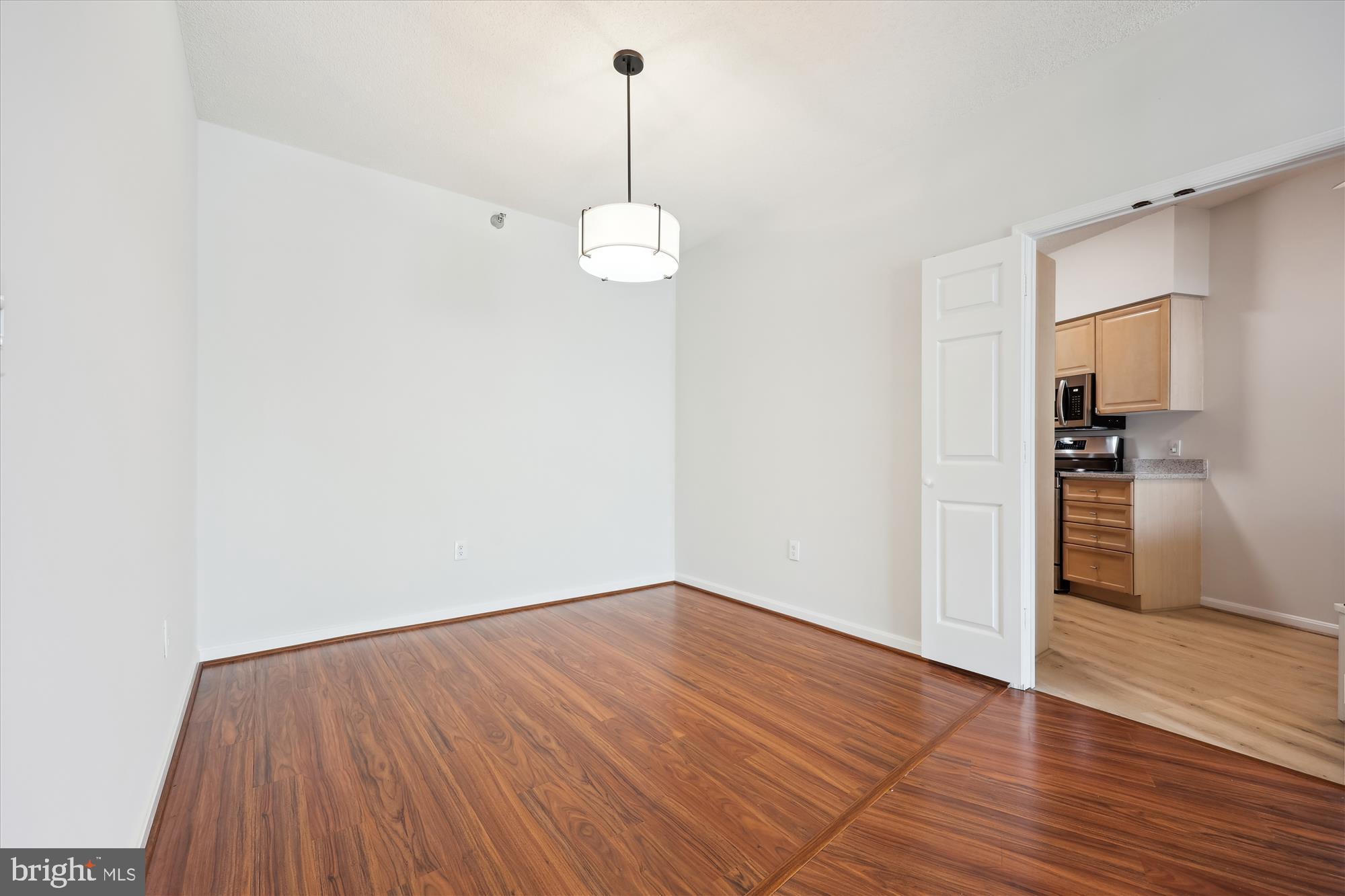 TURNBERRY COURTS AT LEIS - Residential