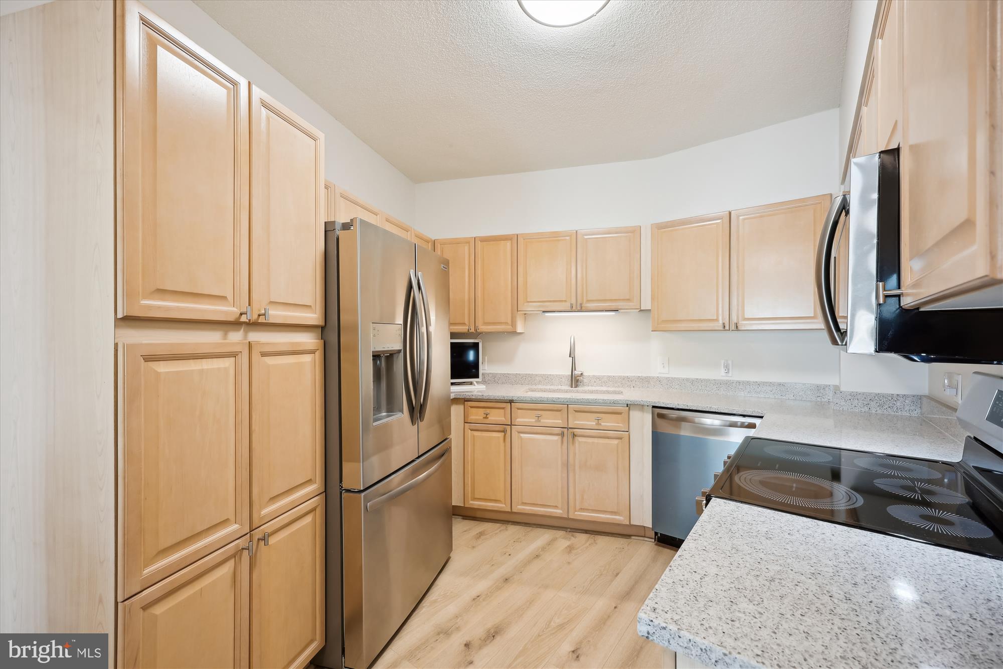 TURNBERRY COURTS AT LEIS - Residential