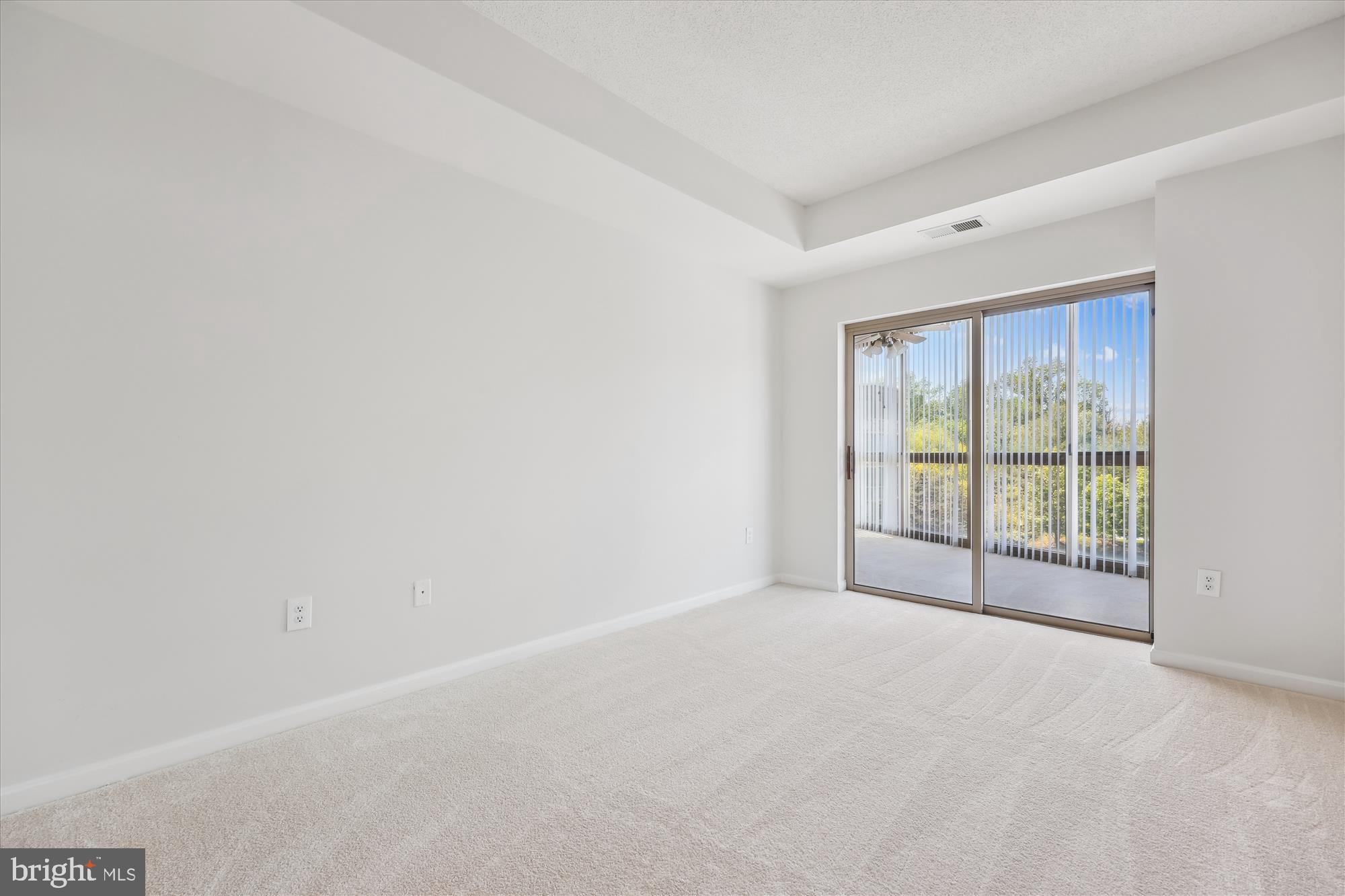 TURNBERRY COURTS AT LEIS - Residential